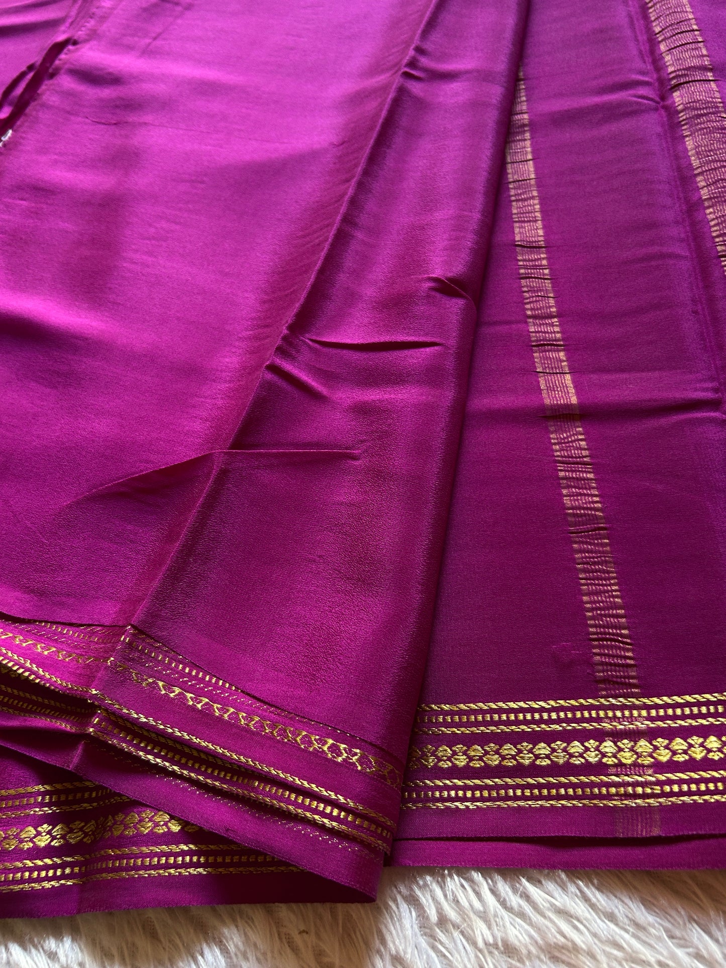 Sampige : Solid Magenta