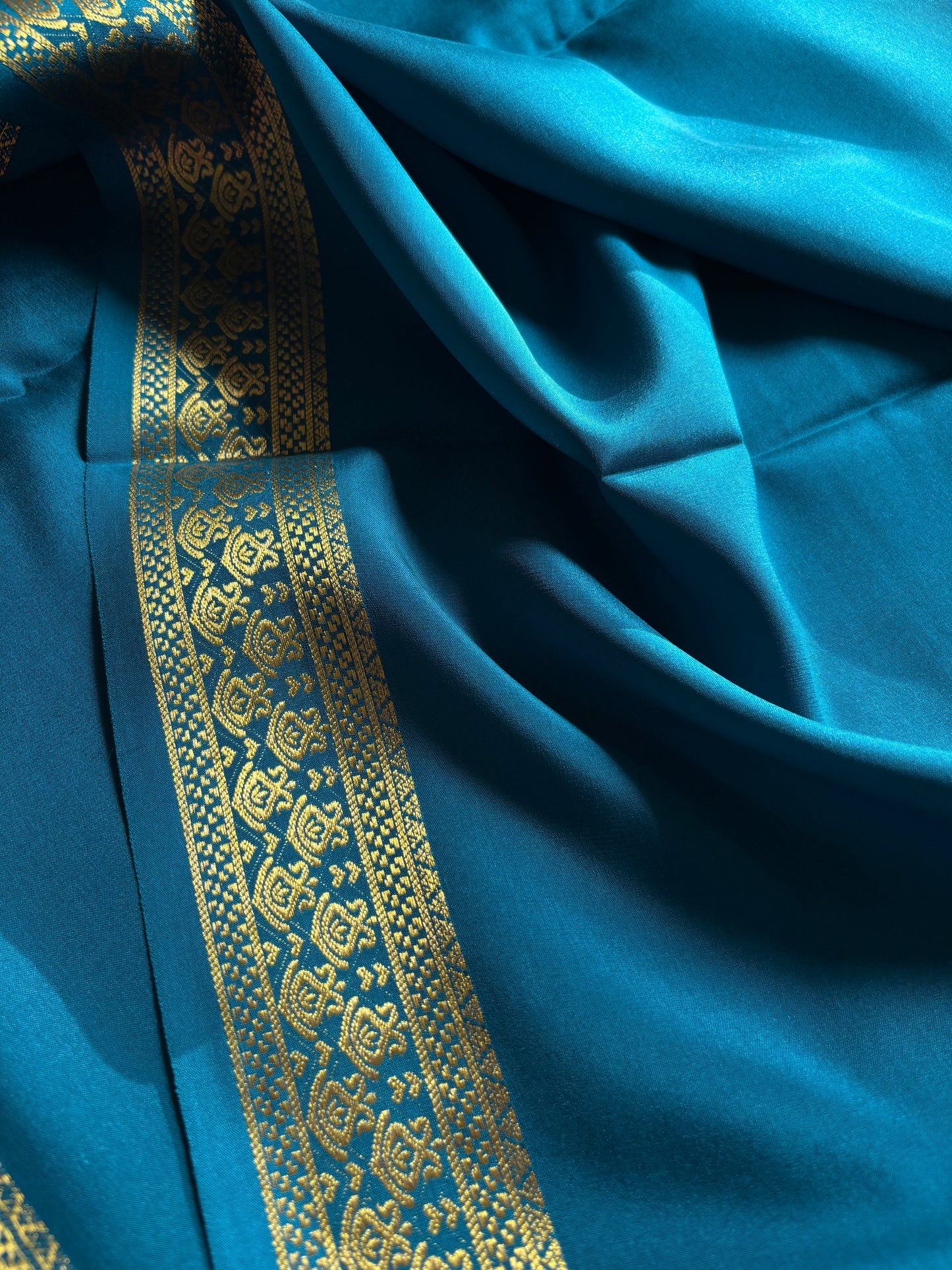 Shilpa : Solid Peacock blue