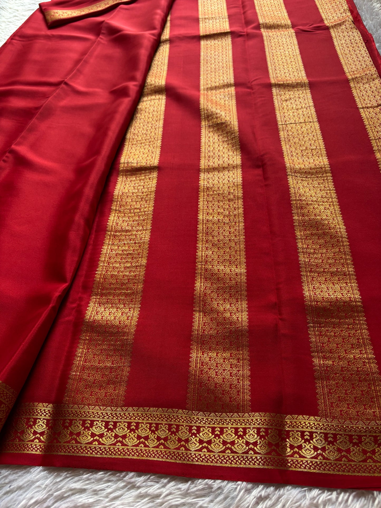 Shilpa : Solid Red