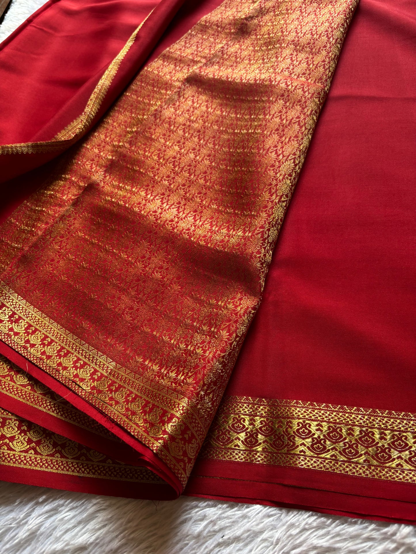 Shilpa : Solid Red