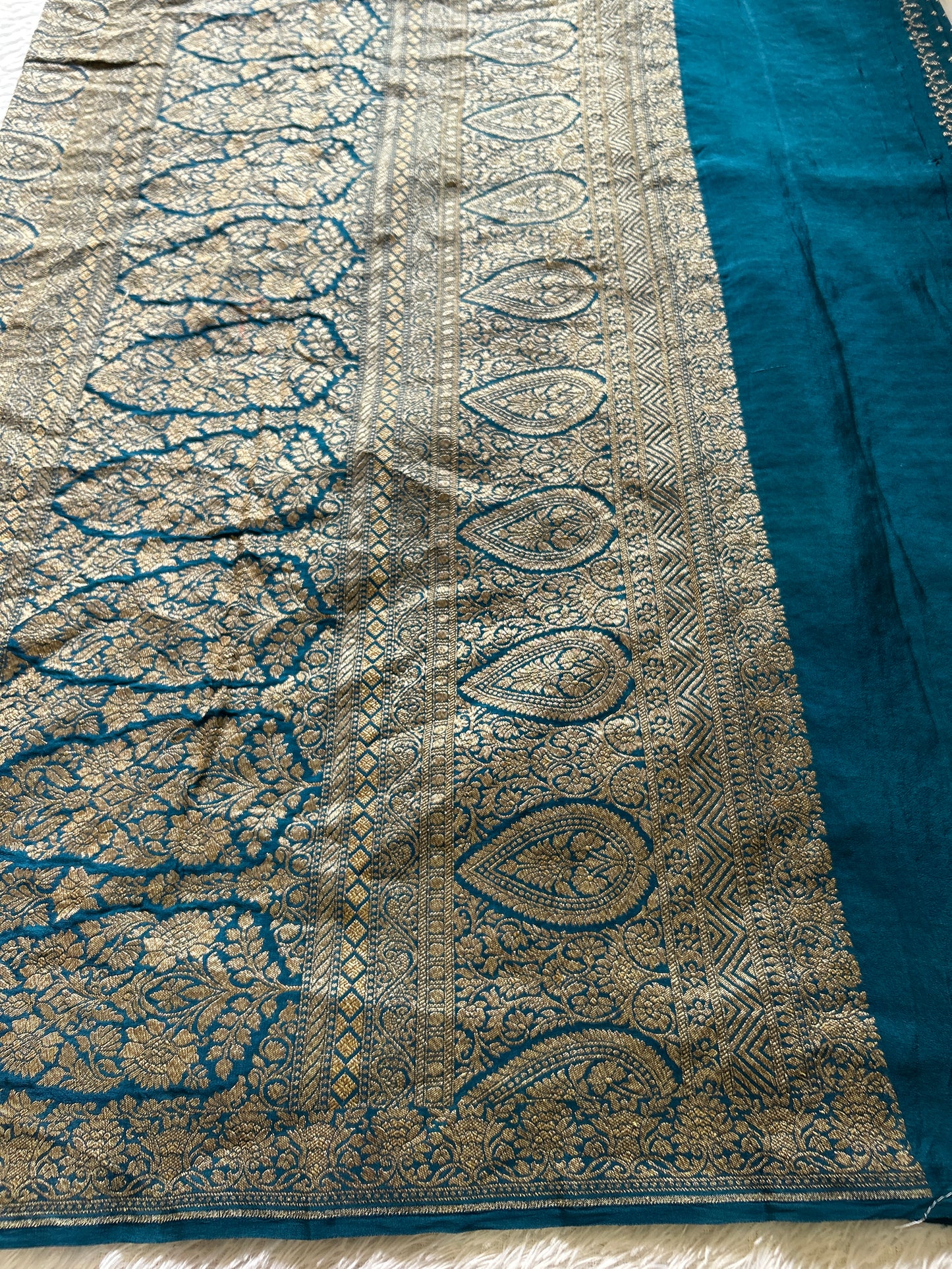 Mahiya : Solid Teal blue