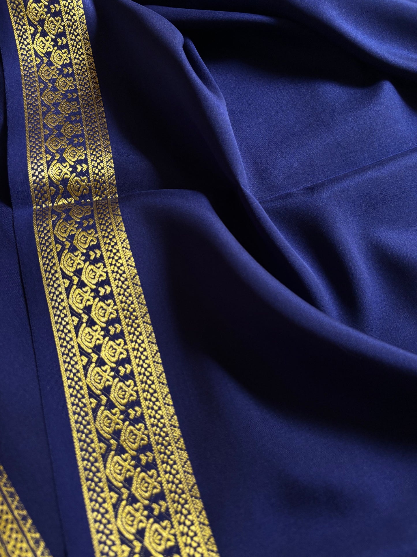 Shilpa : Solid Navy blue