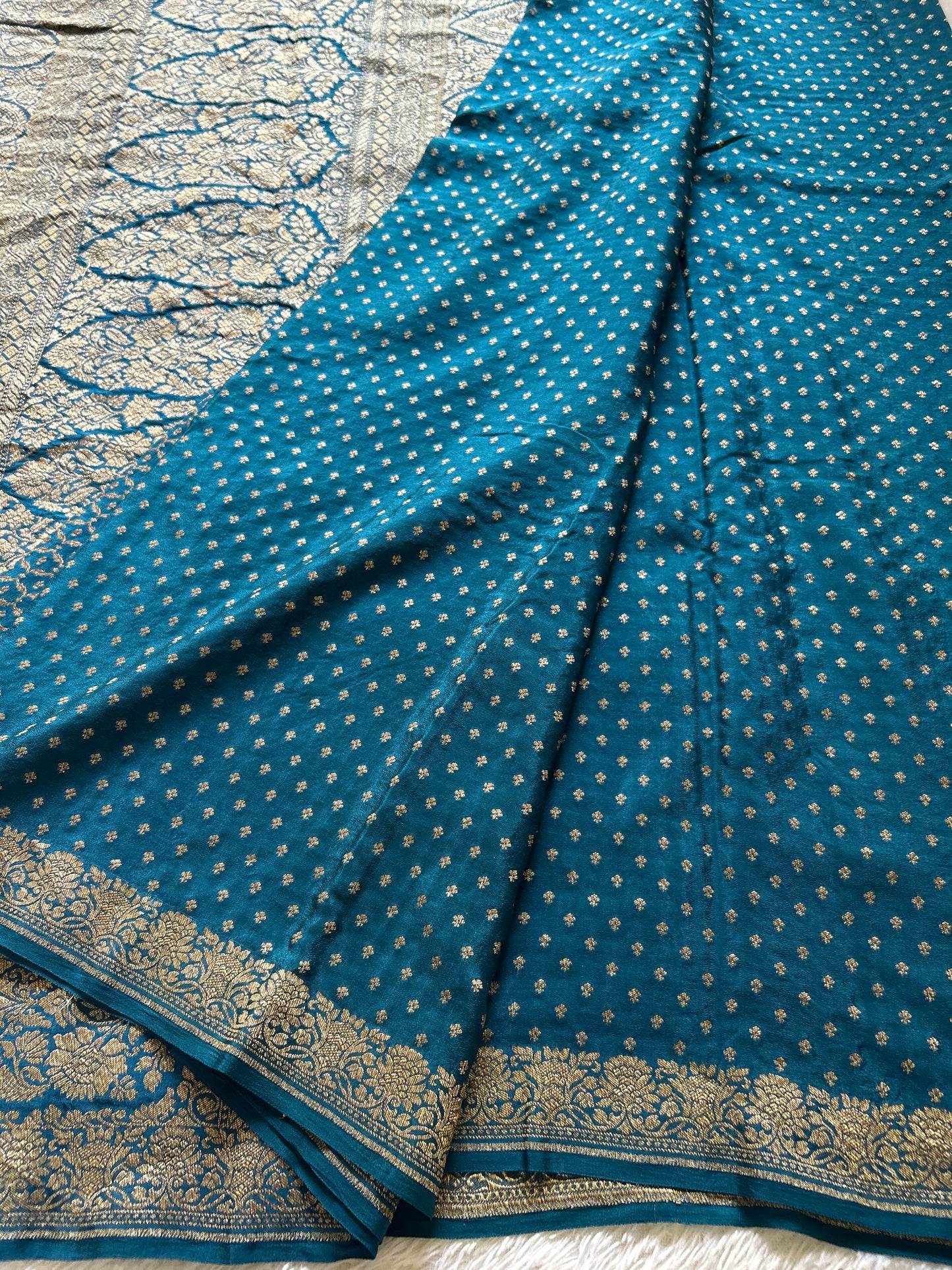 Mahiya : Solid Teal blue