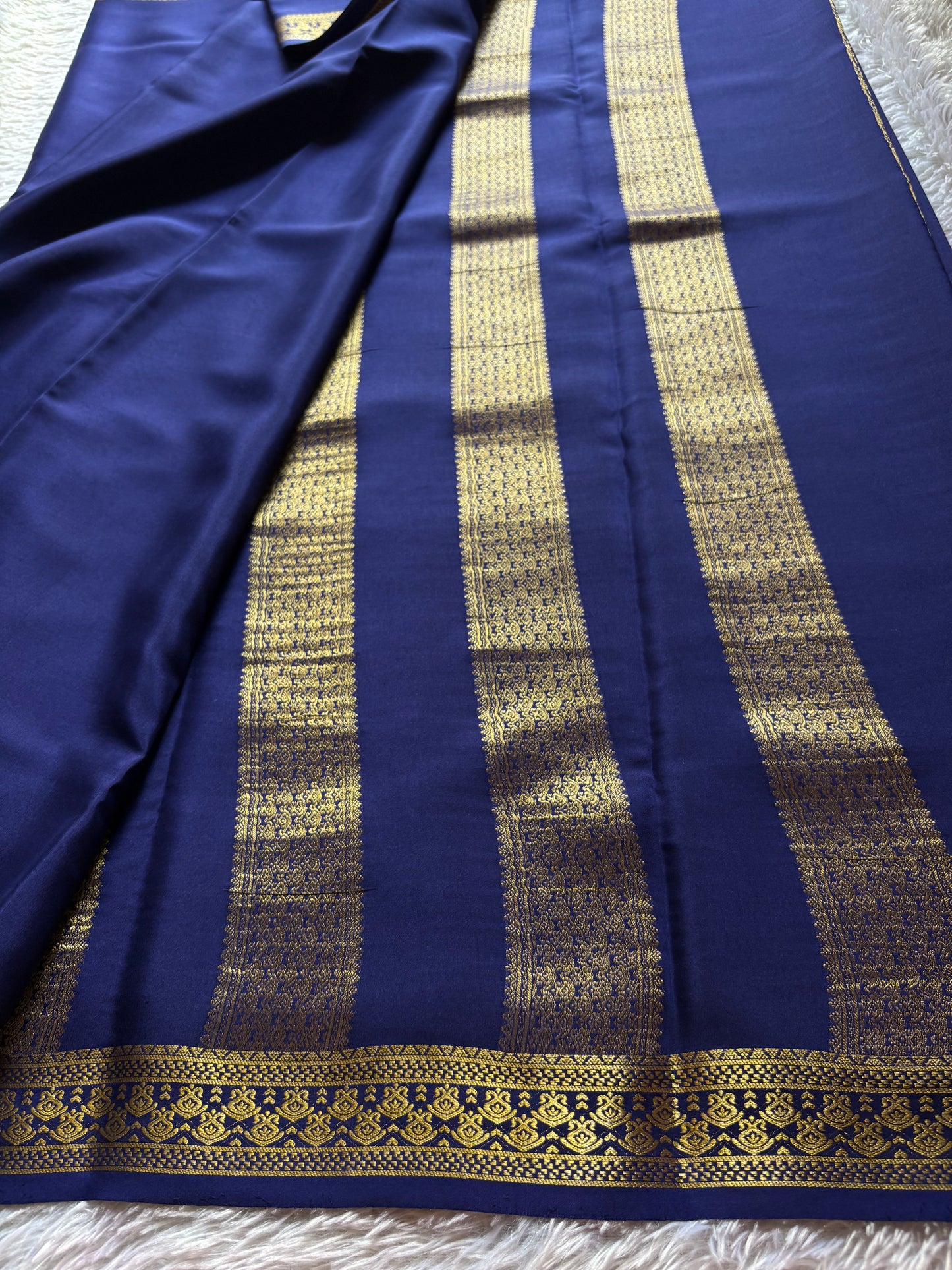 Shilpa : Solid Navy blue