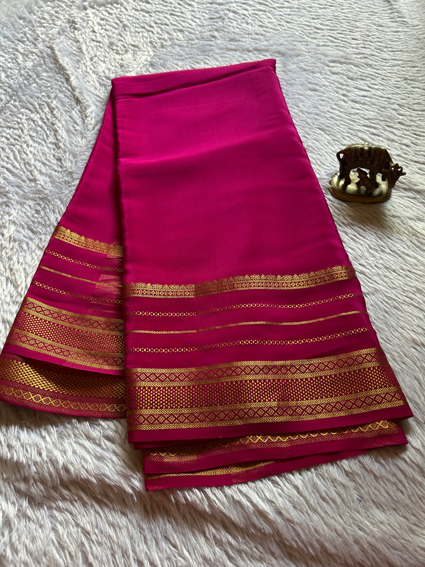 Kaveri : Solid Rani pink