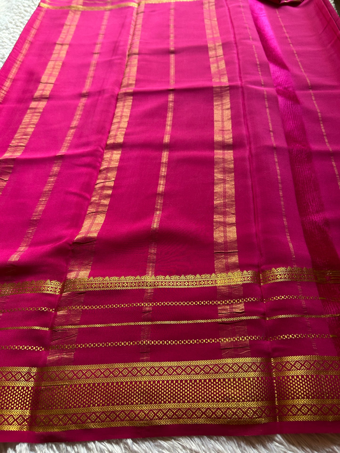 Kaveri : Solid Rani pink