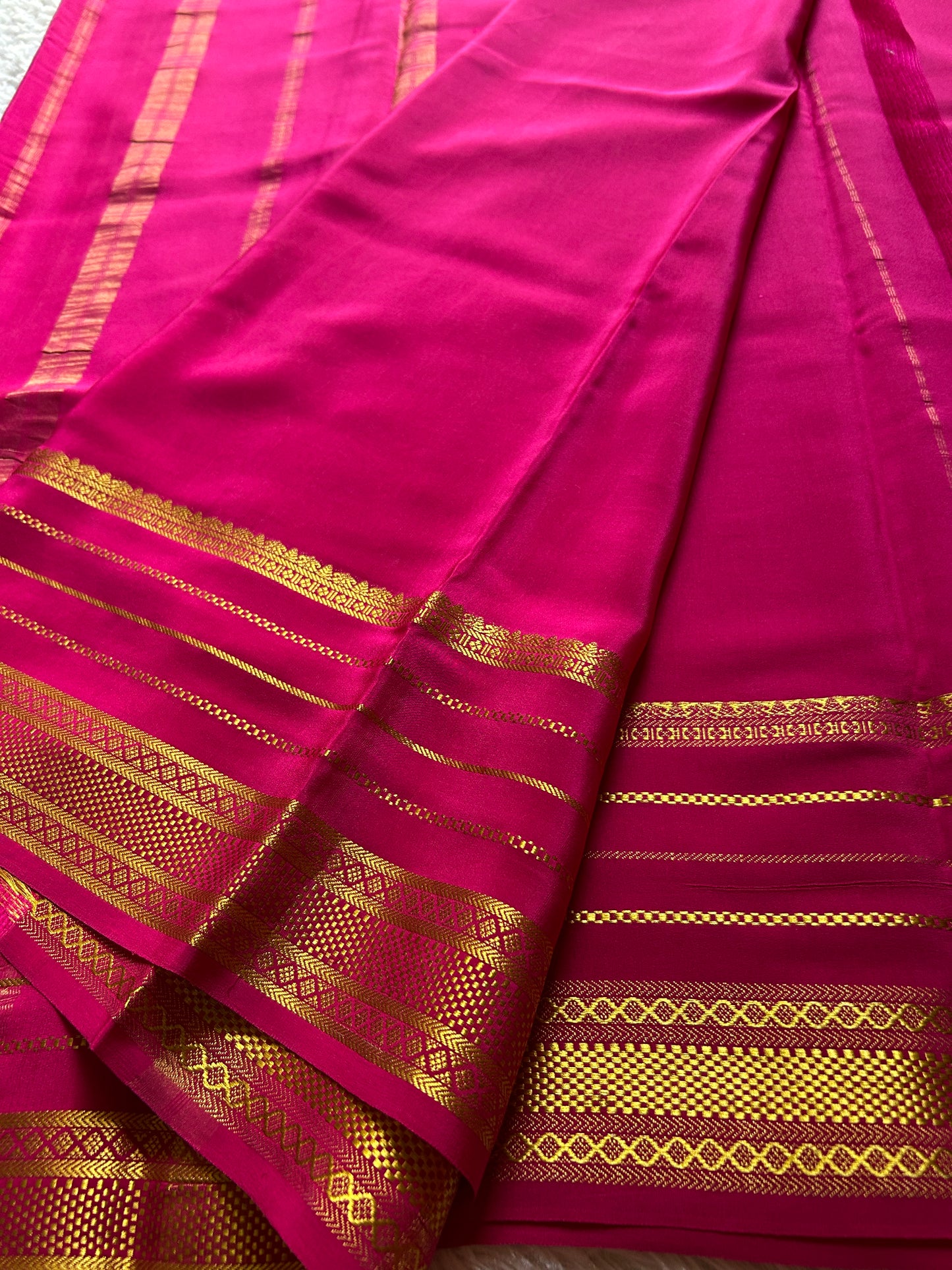 Kaveri : Solid Rani pink