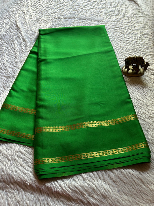 Shakthi : Solid Leaf green