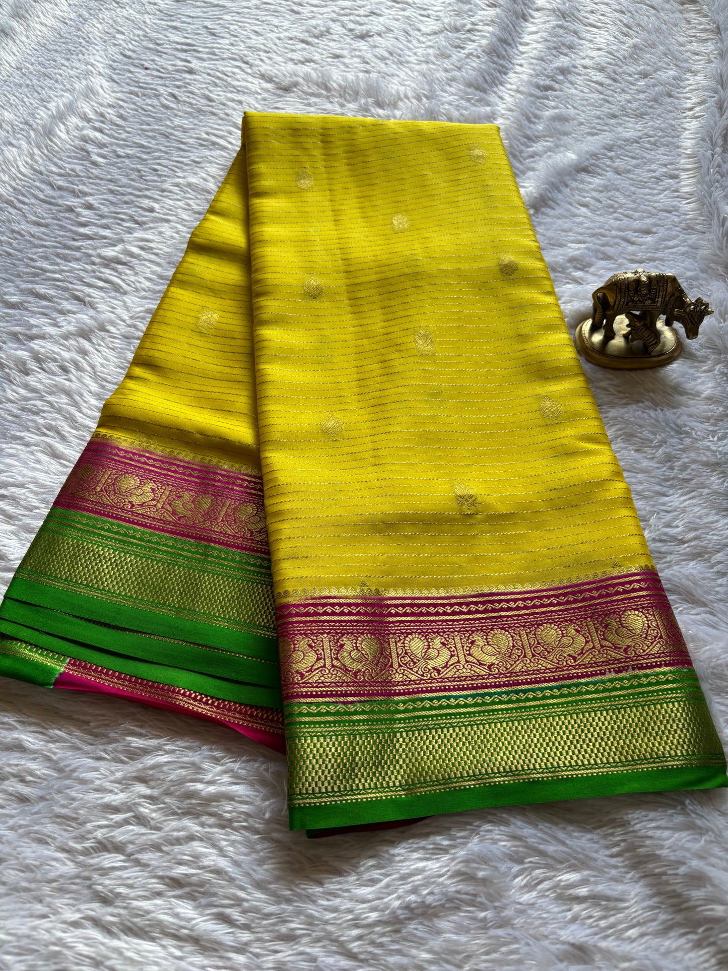 Amulya (3D) : yellow-pink-green