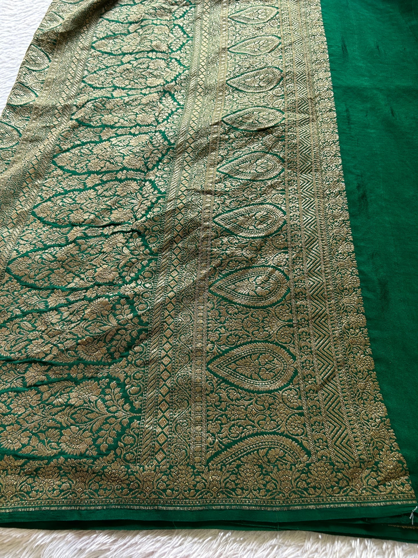 Mahiya : Solid Dark green