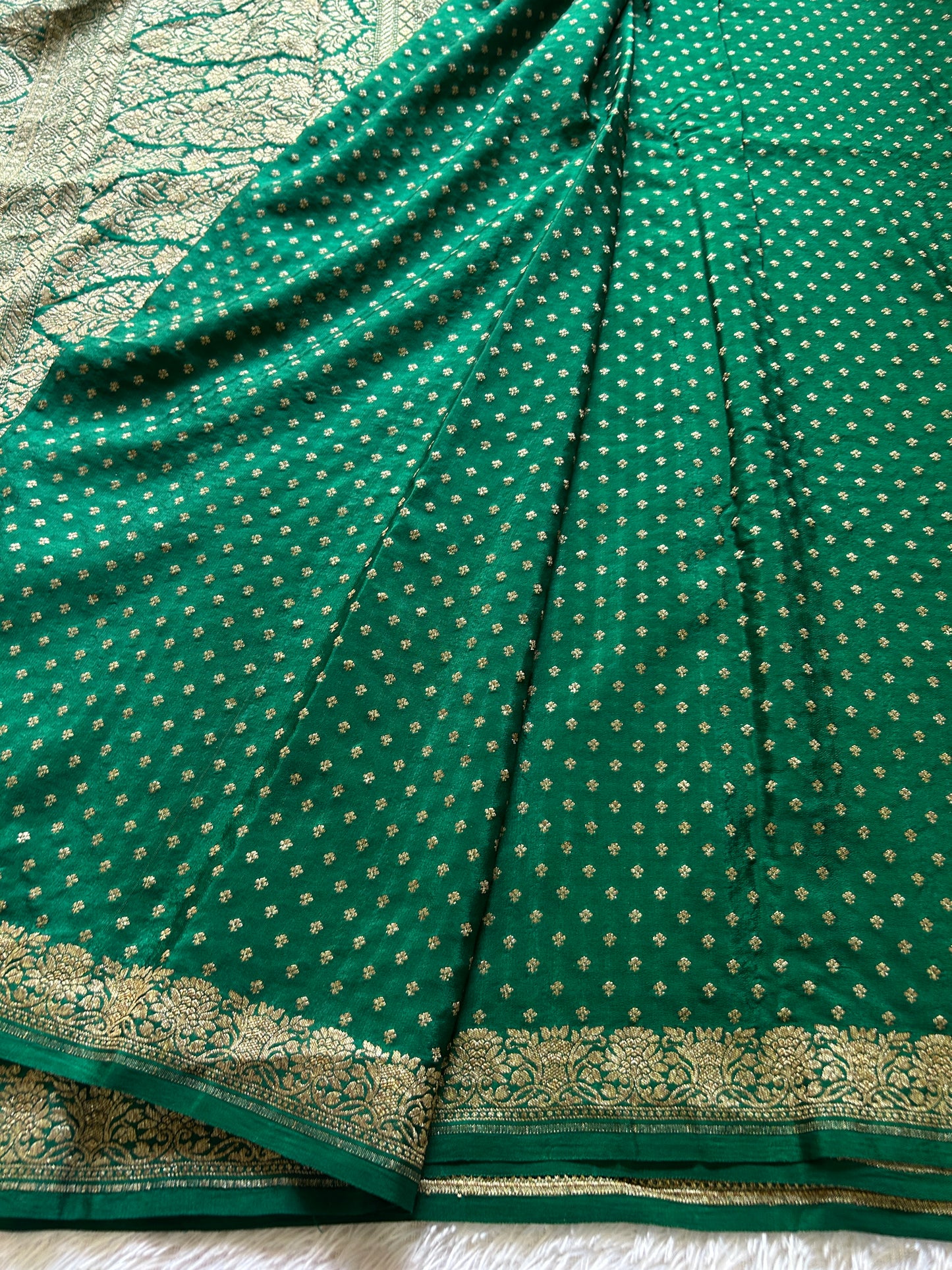 Mahiya : Solid Dark green