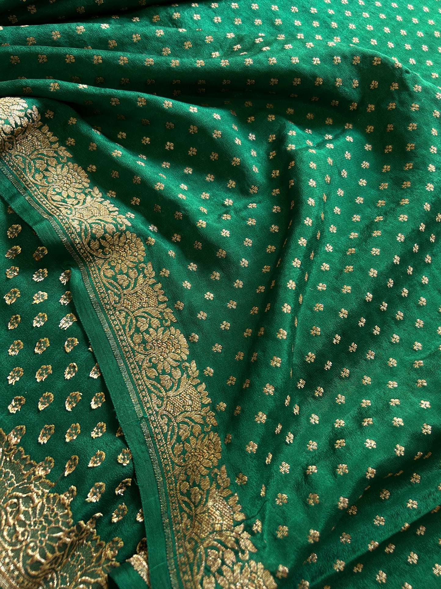 Mahiya : Solid Dark green