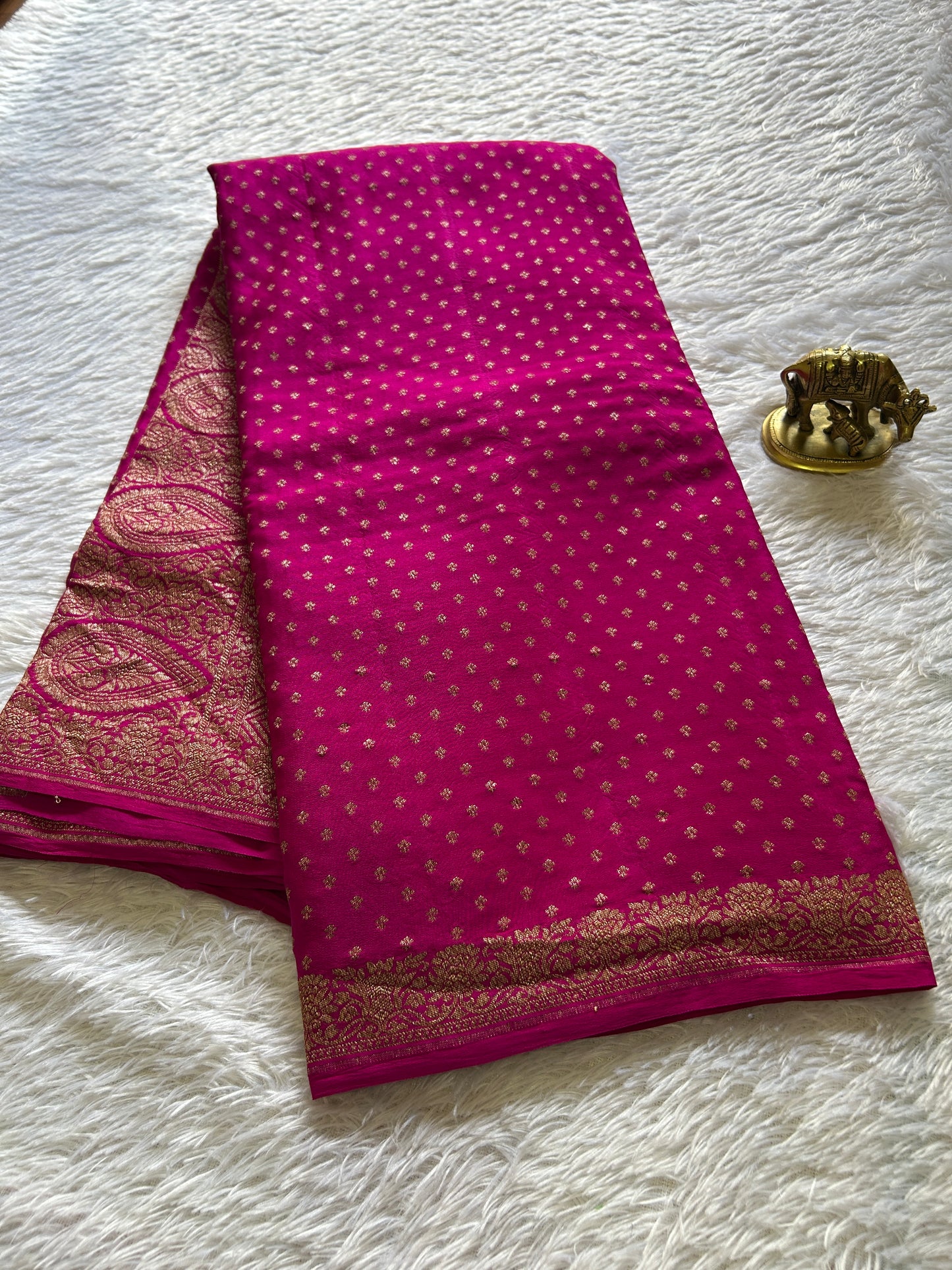 Mahiya : Solid Bright pink