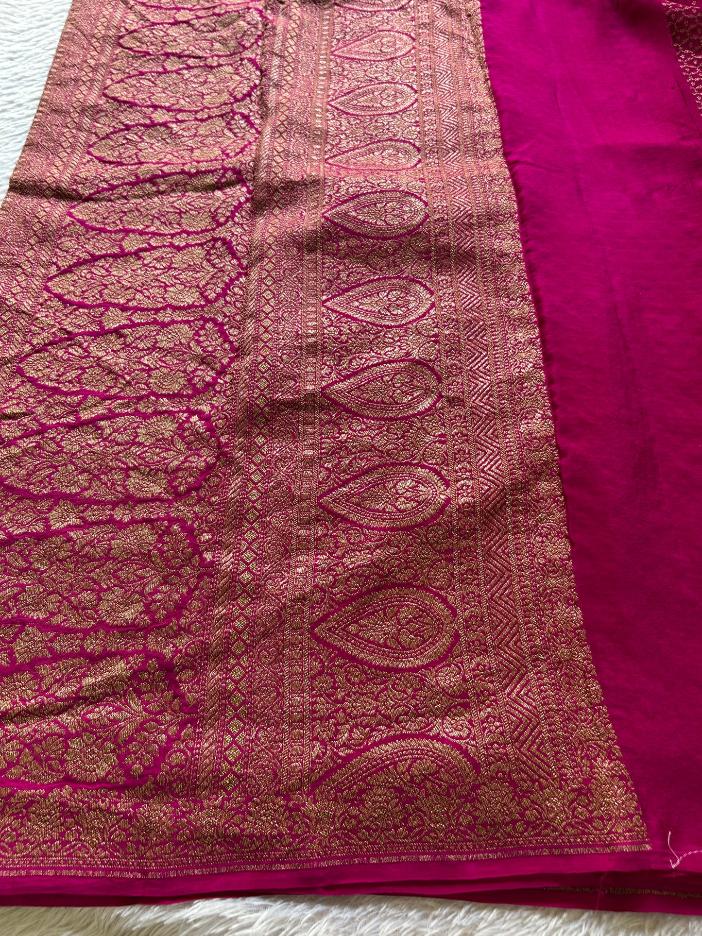 Mahiya : Solid Bright pink