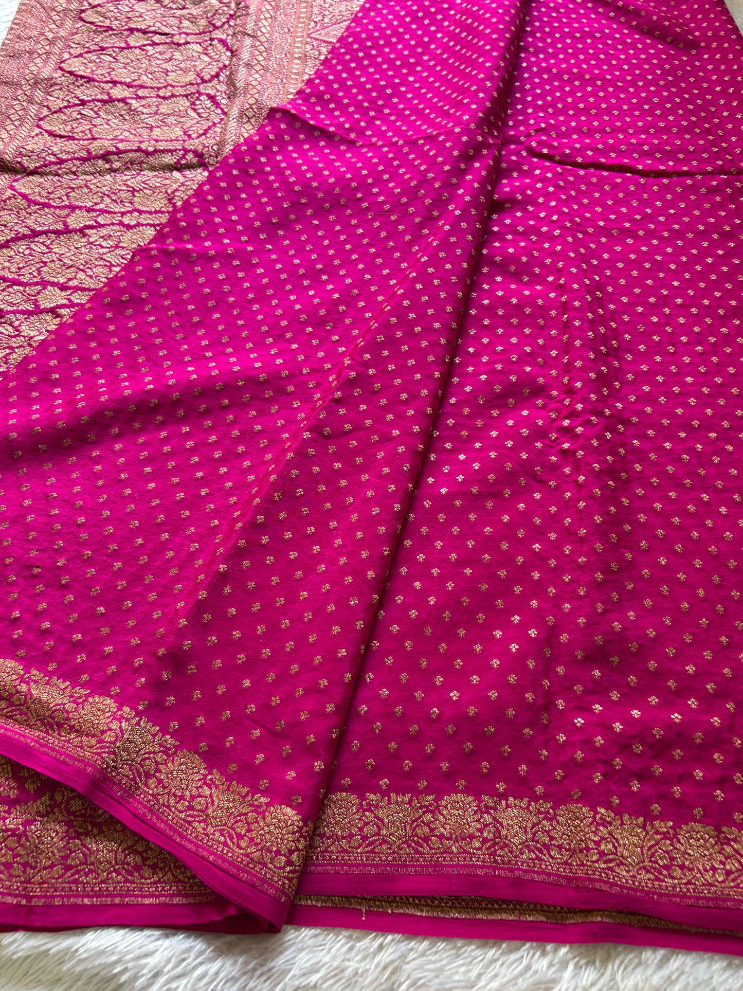 Mahiya : Solid Bright pink