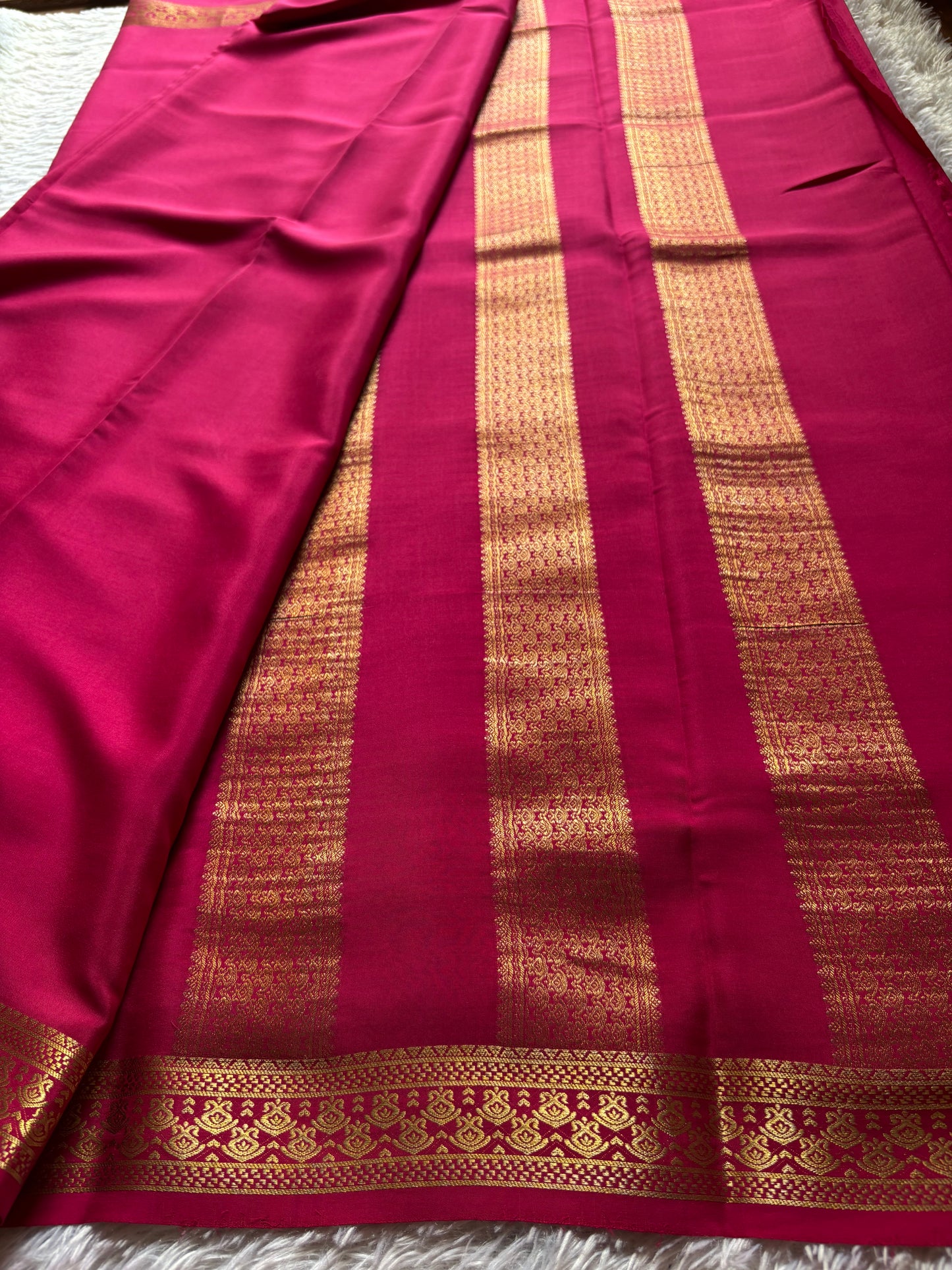 Shilpa : Solid Rani pink