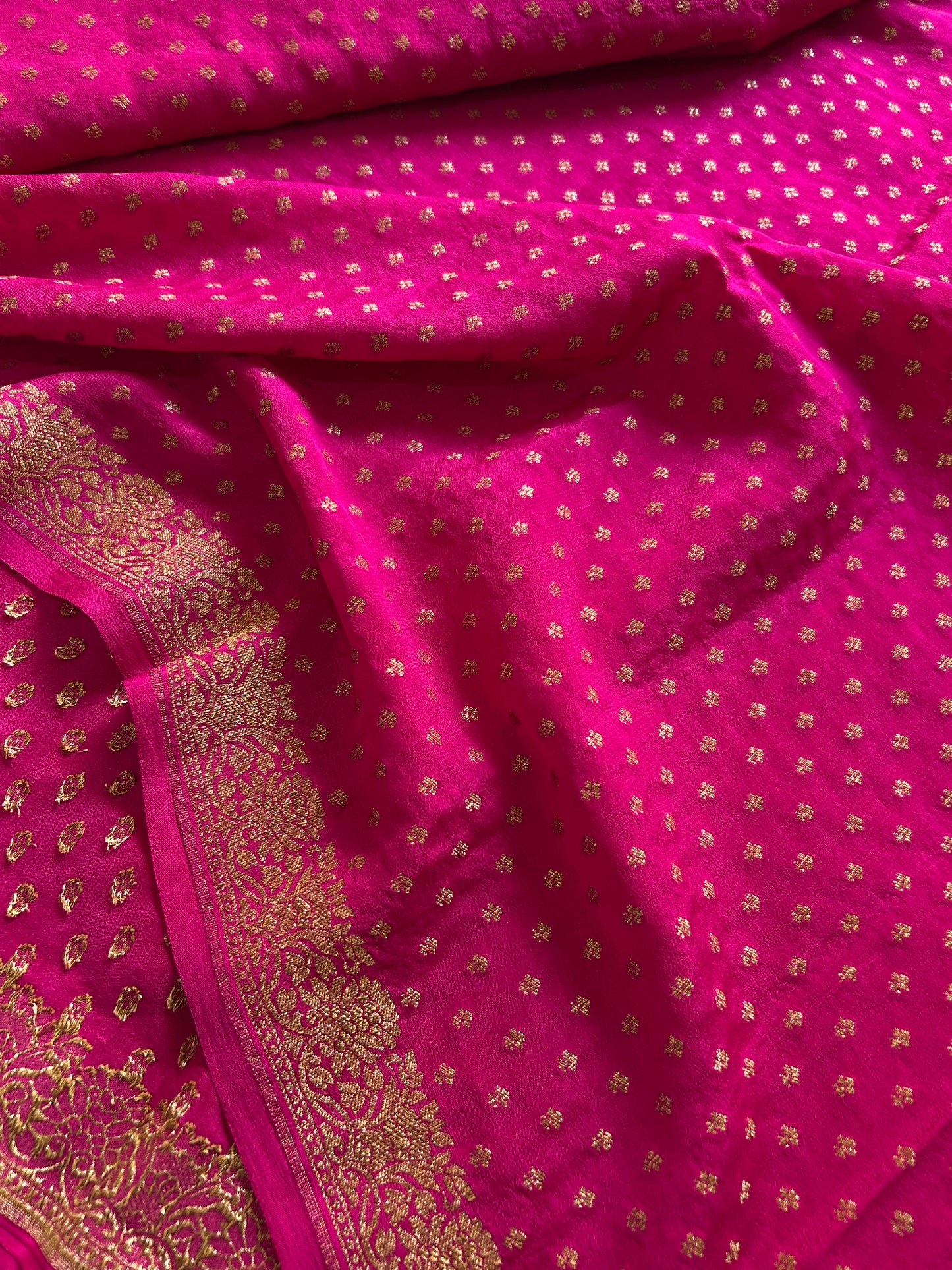 Mahiya : Solid Bright pink