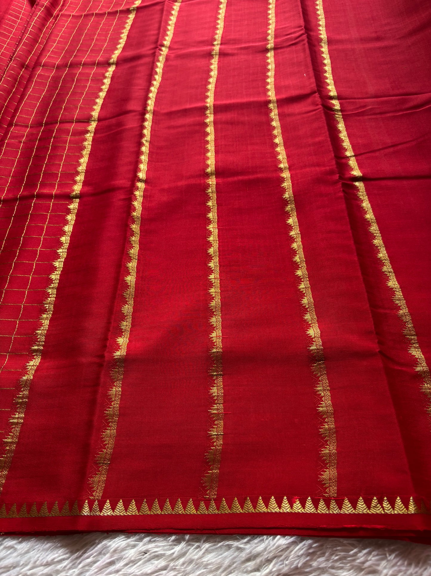 Malavika : Solid Red