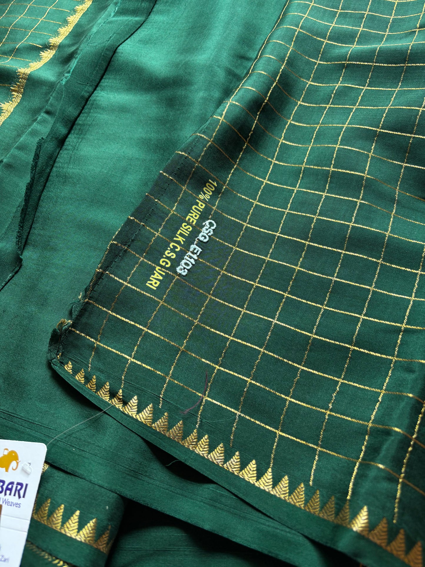 Malavika : Solid Bottle green