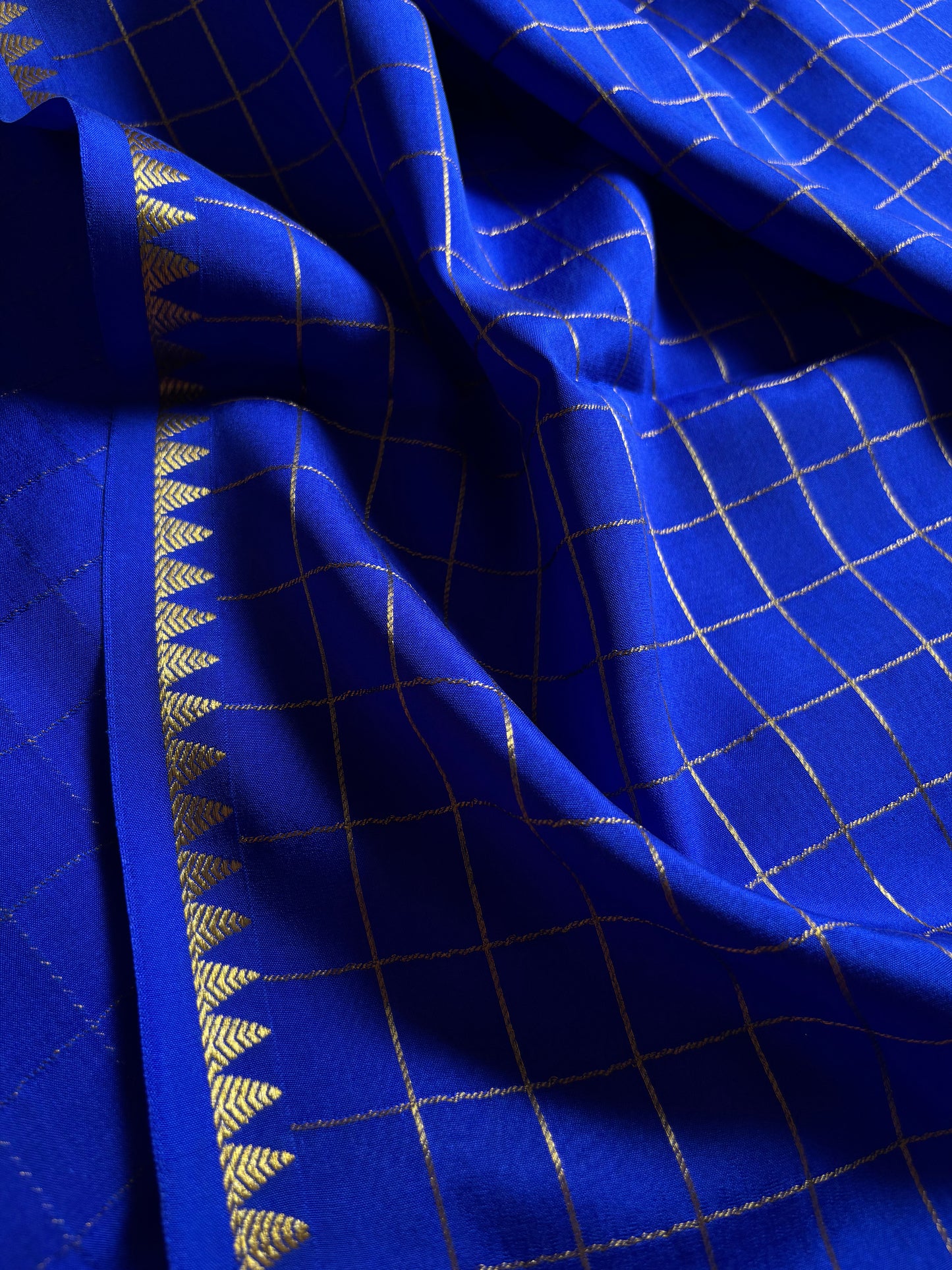 Malavika : Solid Royal blue