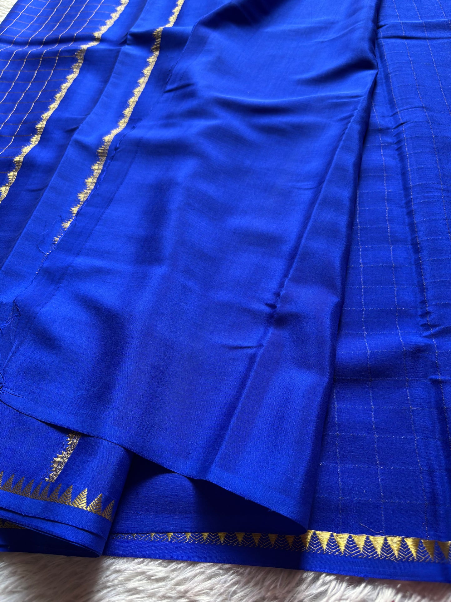 Malavika : Solid Royal blue