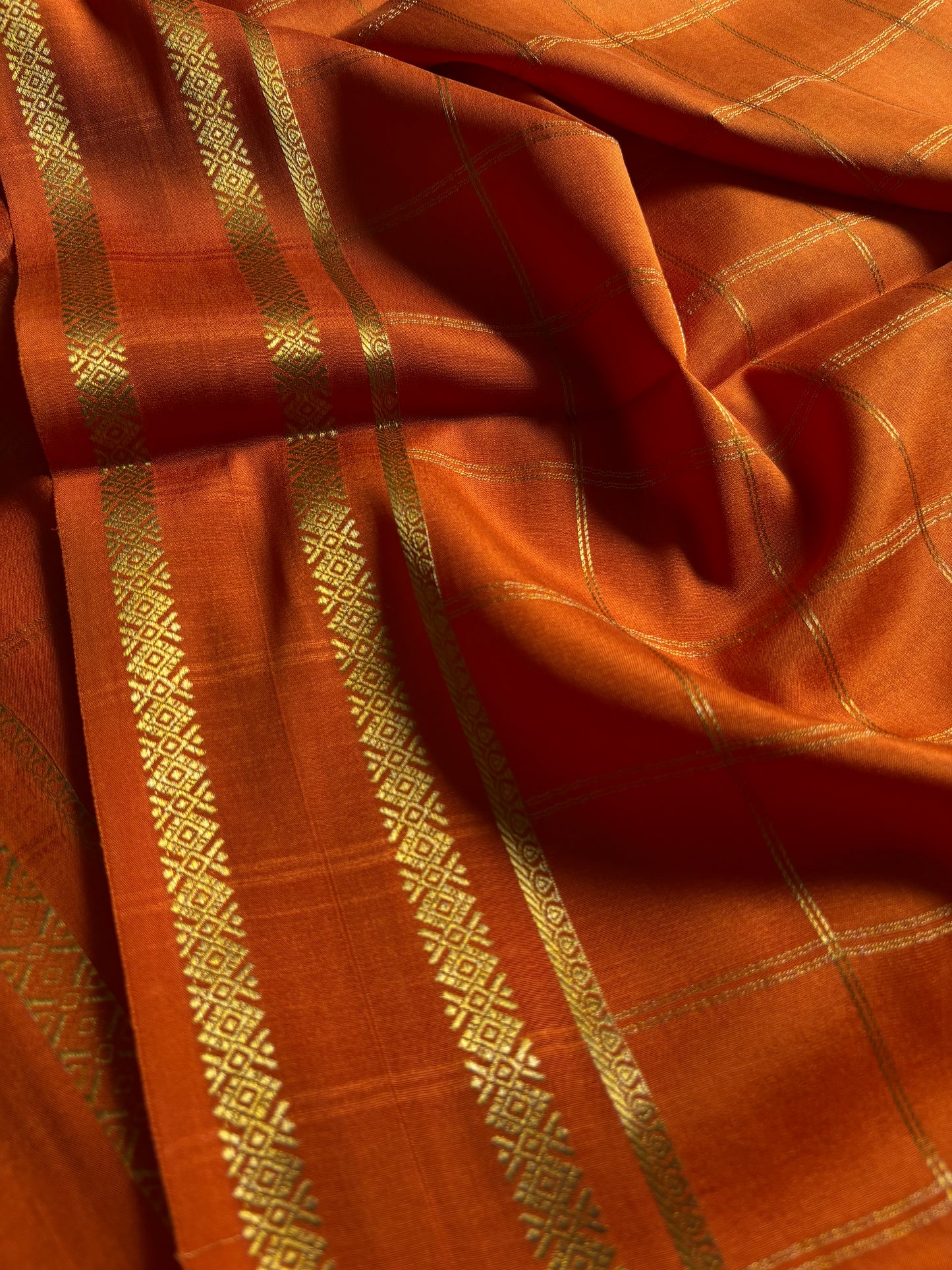 Vismaya : Solid Rust orange