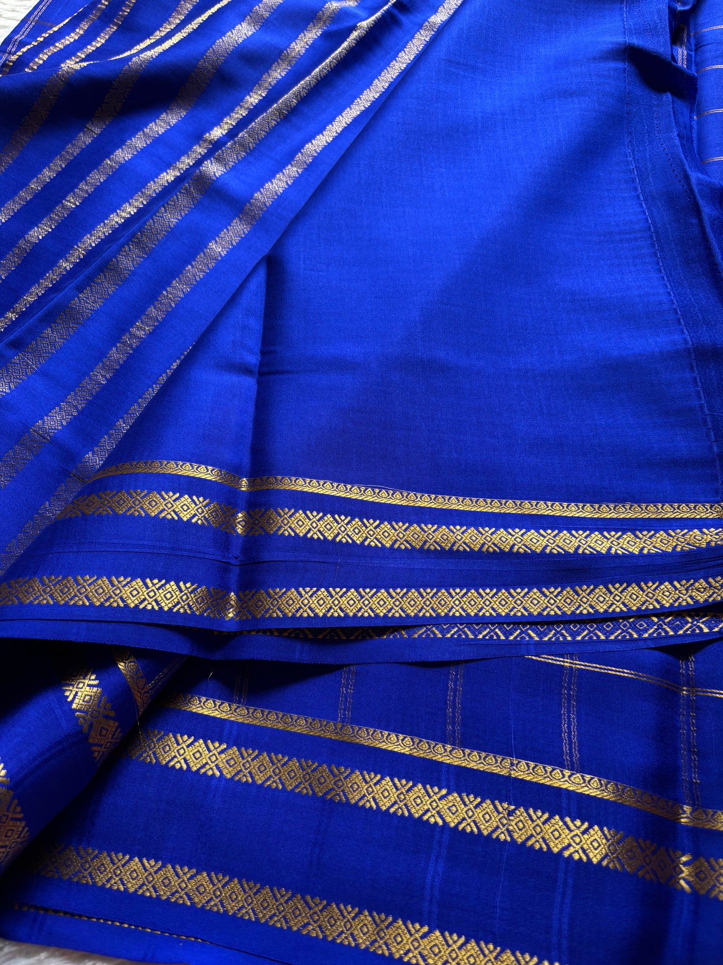Vismaya : Solid Royal blue