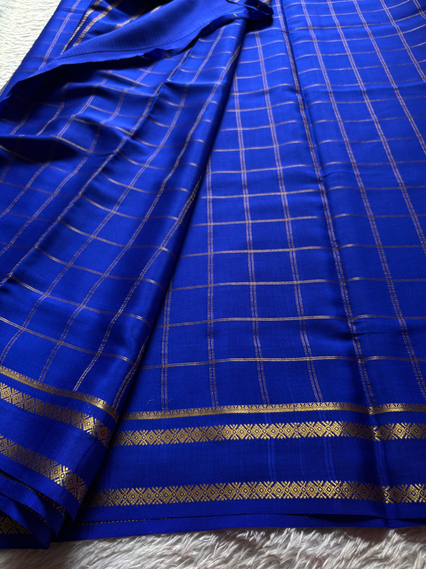 Vismaya : Solid Royal blue