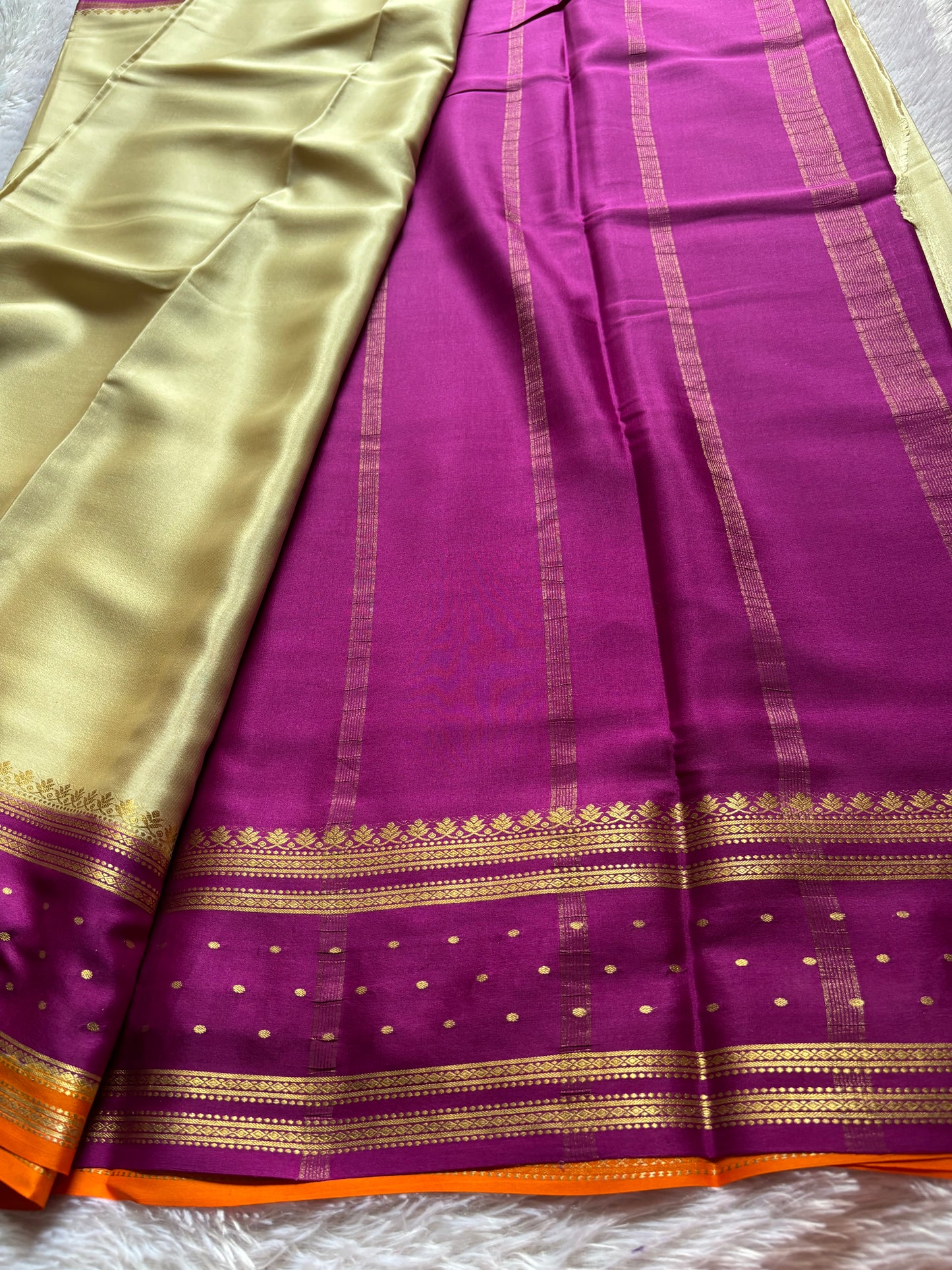 Drishti (3D) : Cream-magenta-orange