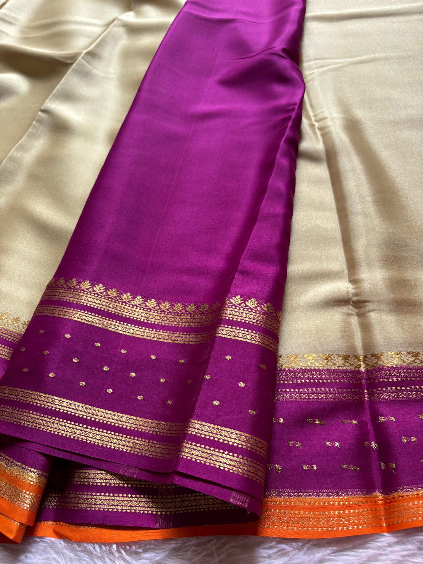 Drishti (3D) : Cream-magenta-orange