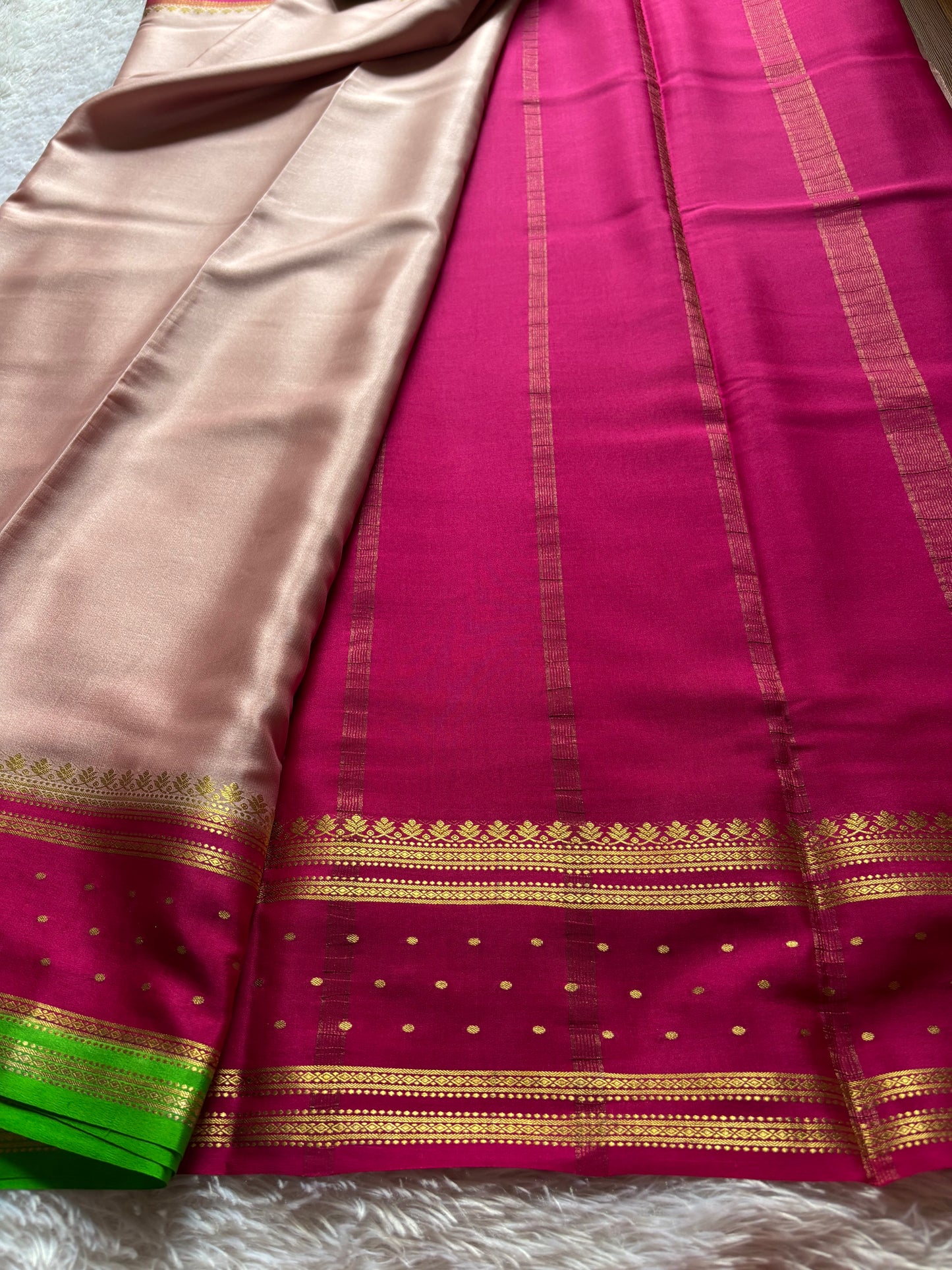 Drishti (3D) : Pastel pink-dark pink-leaf green