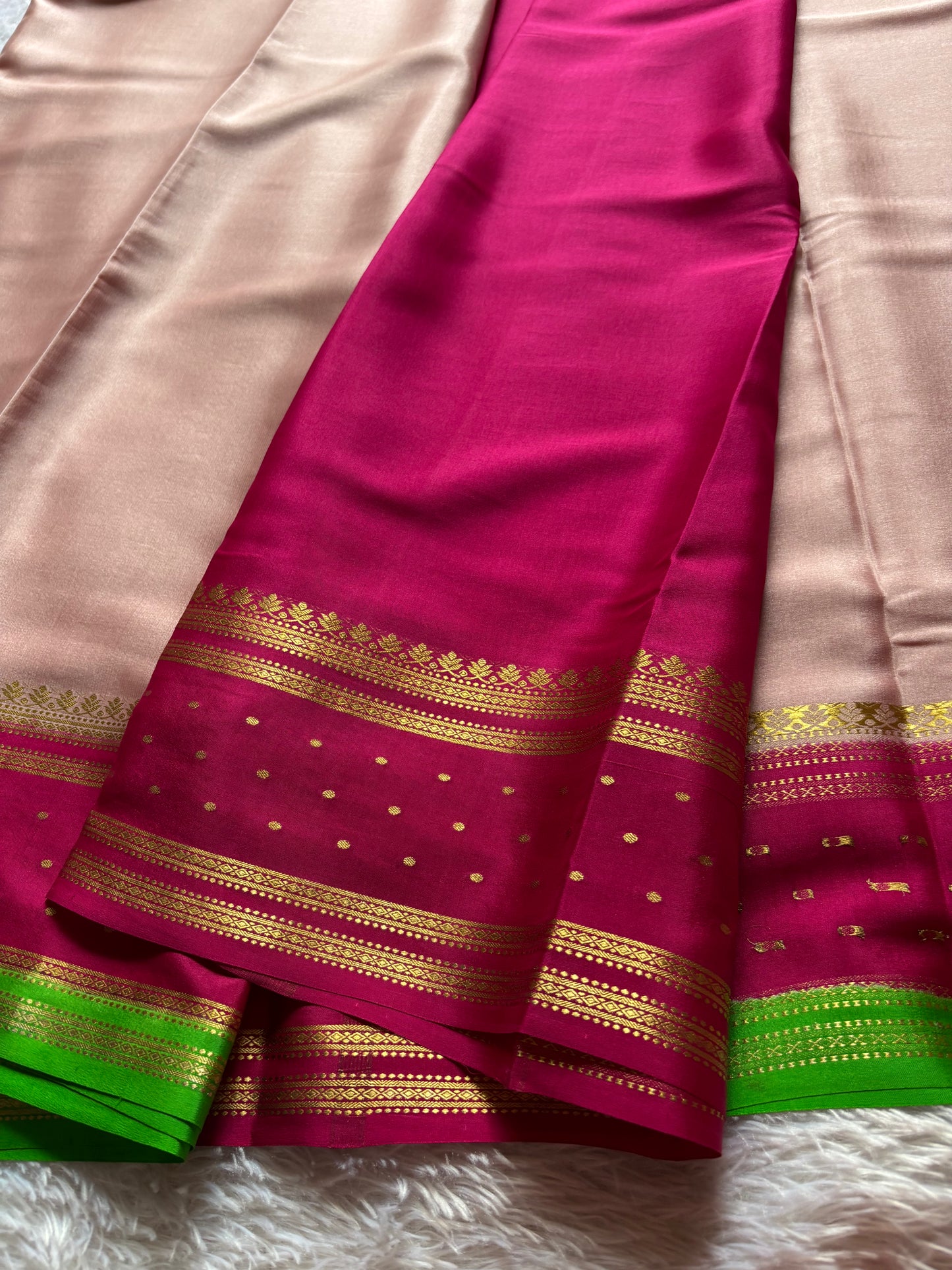 Drishti (3D) : Pastel pink-dark pink-leaf green