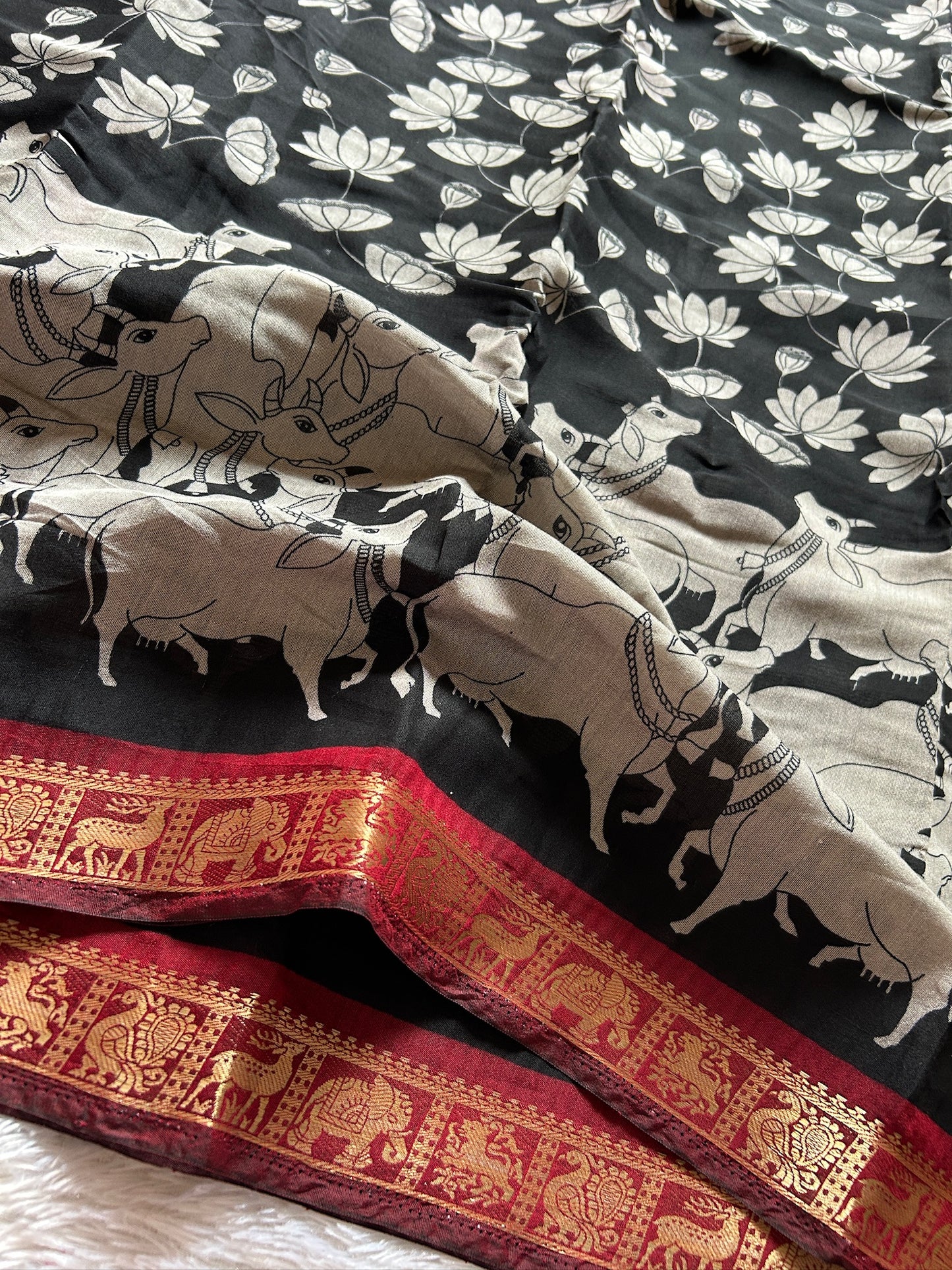 Sarala (2D) : Black-maroon