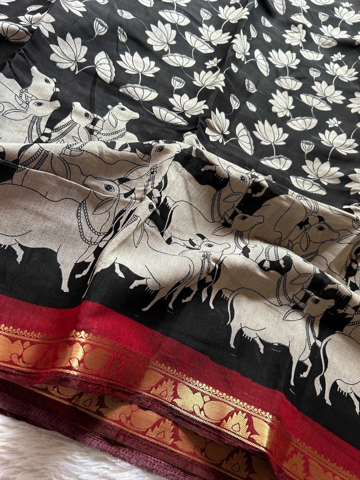 Sarala (2D) : Black-maroon