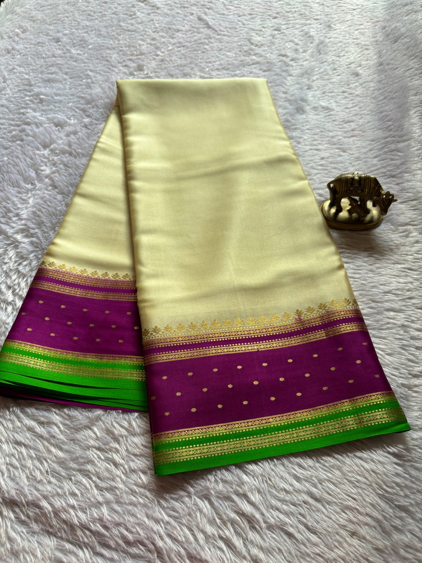 Drishti (3D) : Cream-magenta-green
