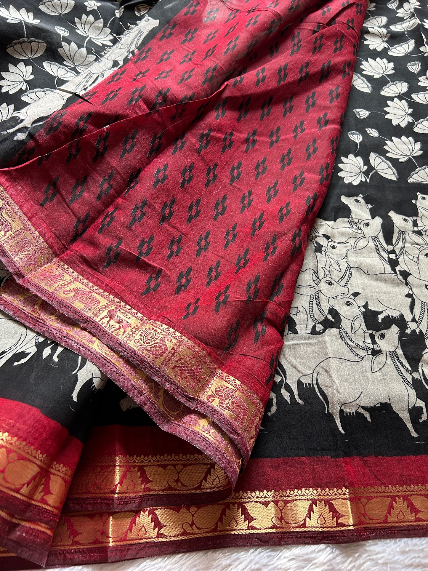 Sarala (2D) : Black-maroon