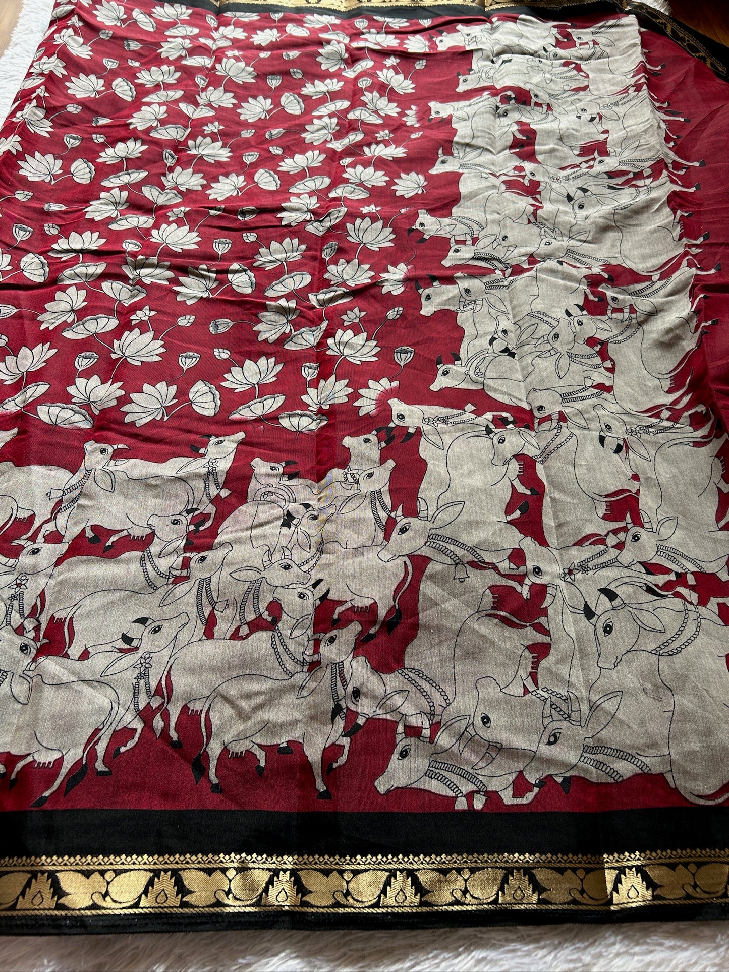 Sarala (2D) : Maroon-black