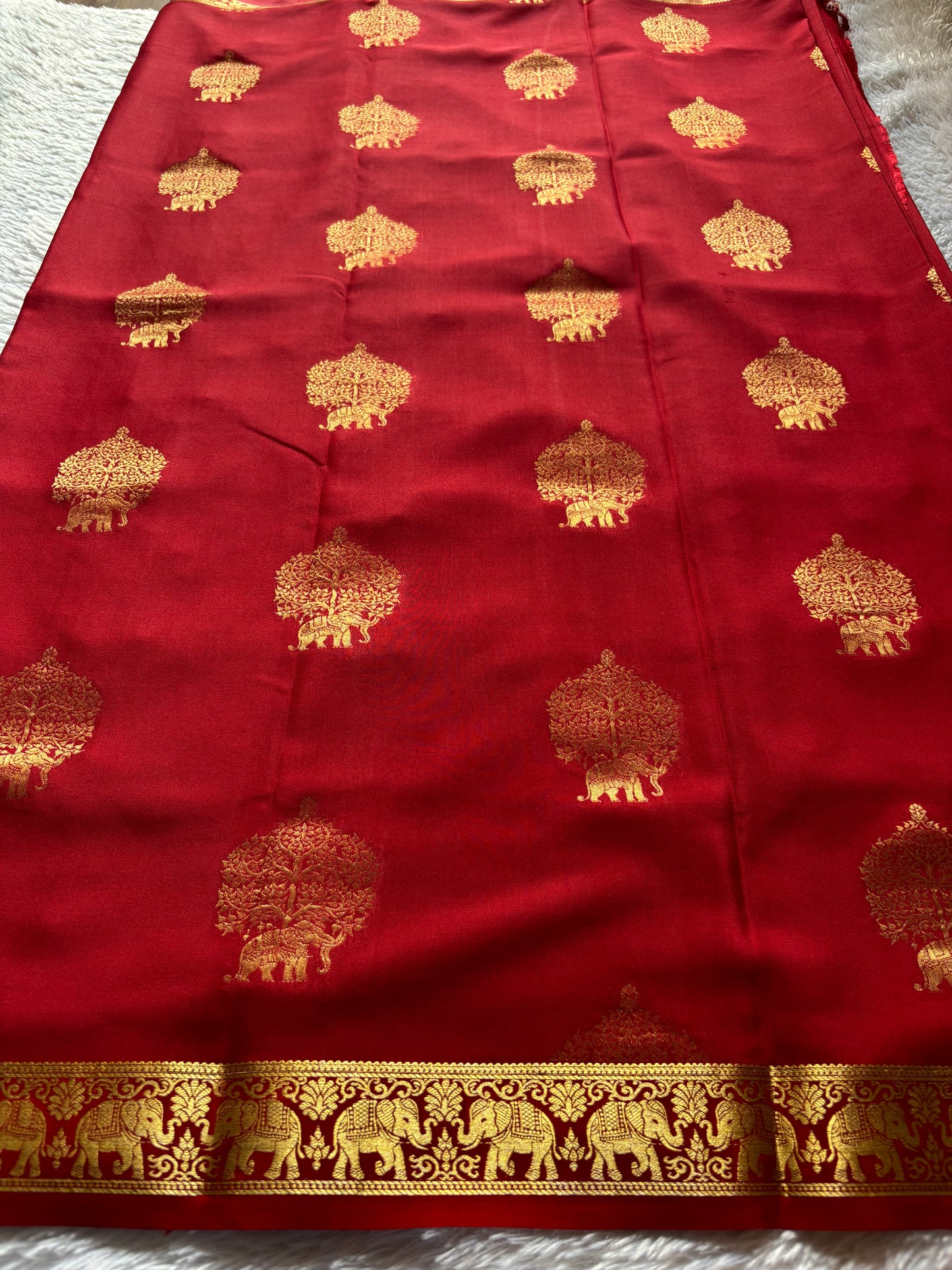 Ambari : Solid Maroon