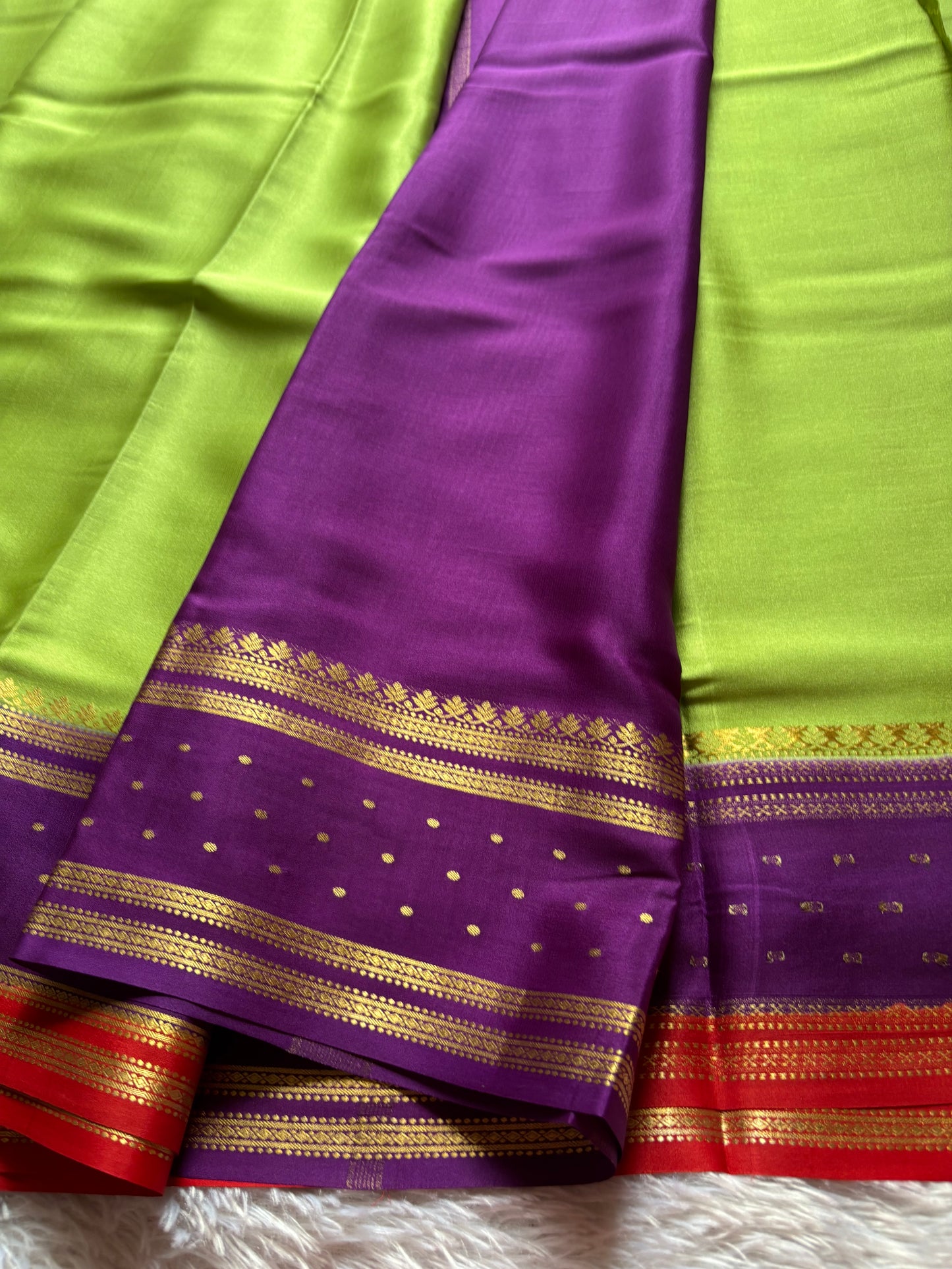 Drishti (3D) : Pista green-magenta-red