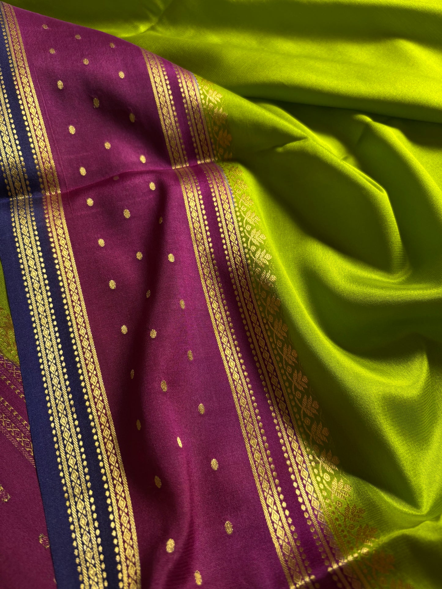 Drishti (3D) : Mehendi green-maroon-dark blue