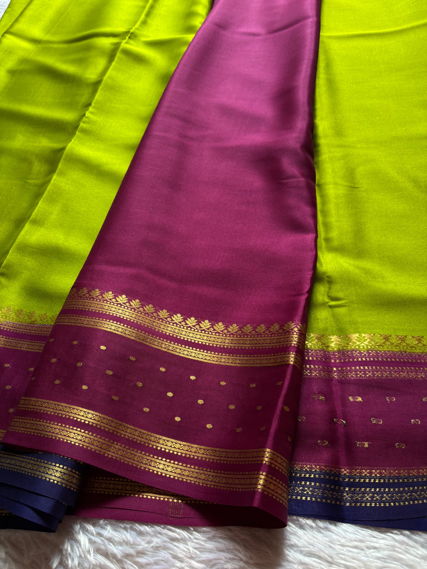 Drishti (3D) : Mehendi green-maroon-dark blue