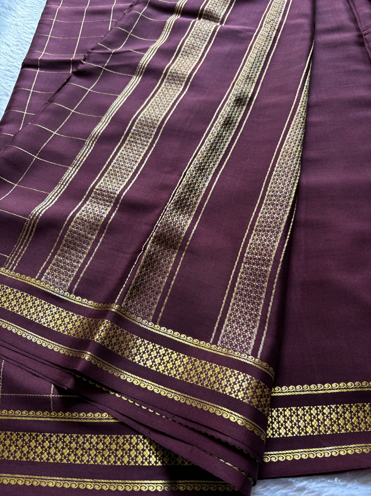 Madhavi : Solid Chocolate brown