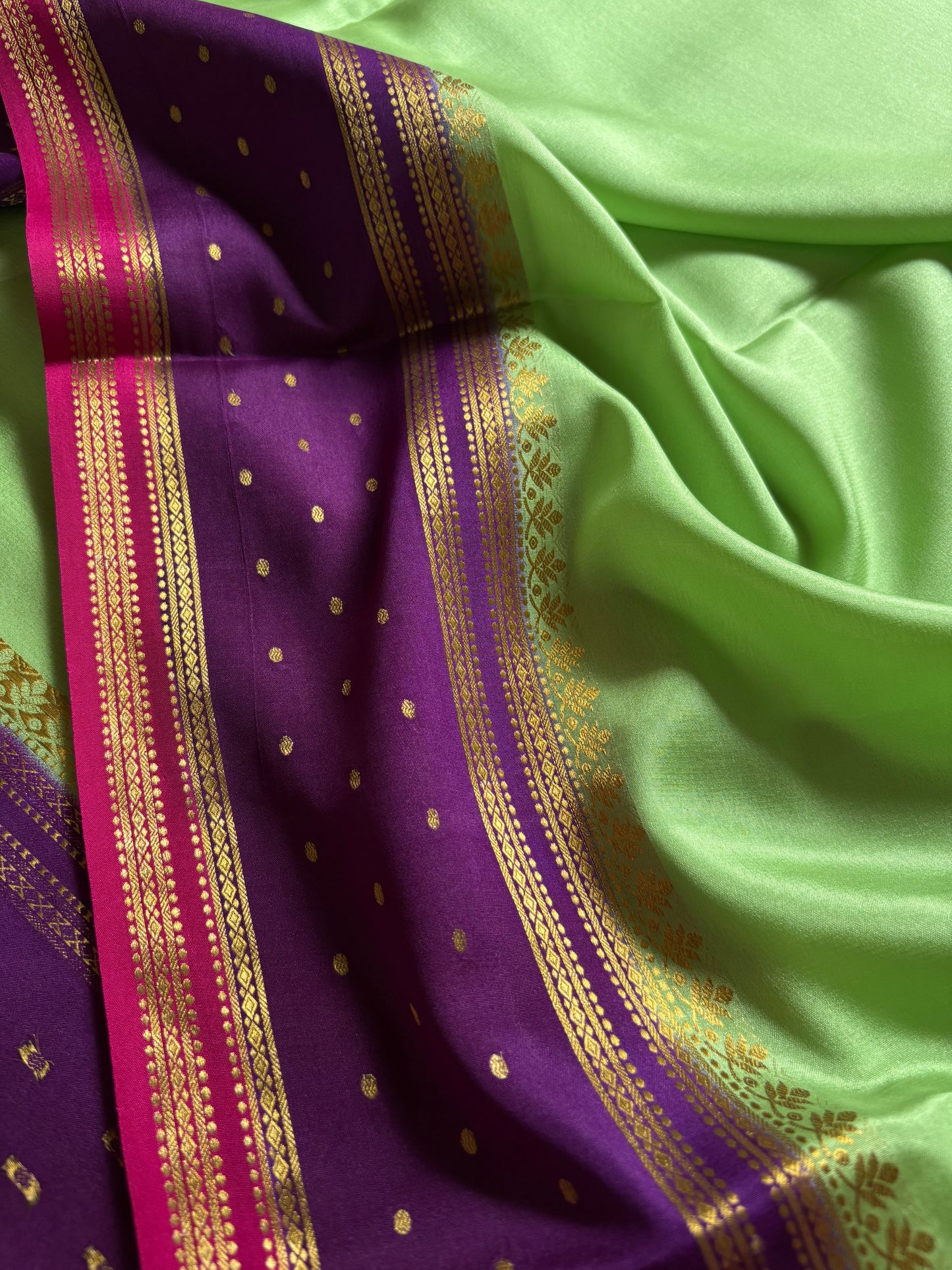 Drishti (3D) : Mint green-magenta-rani pink