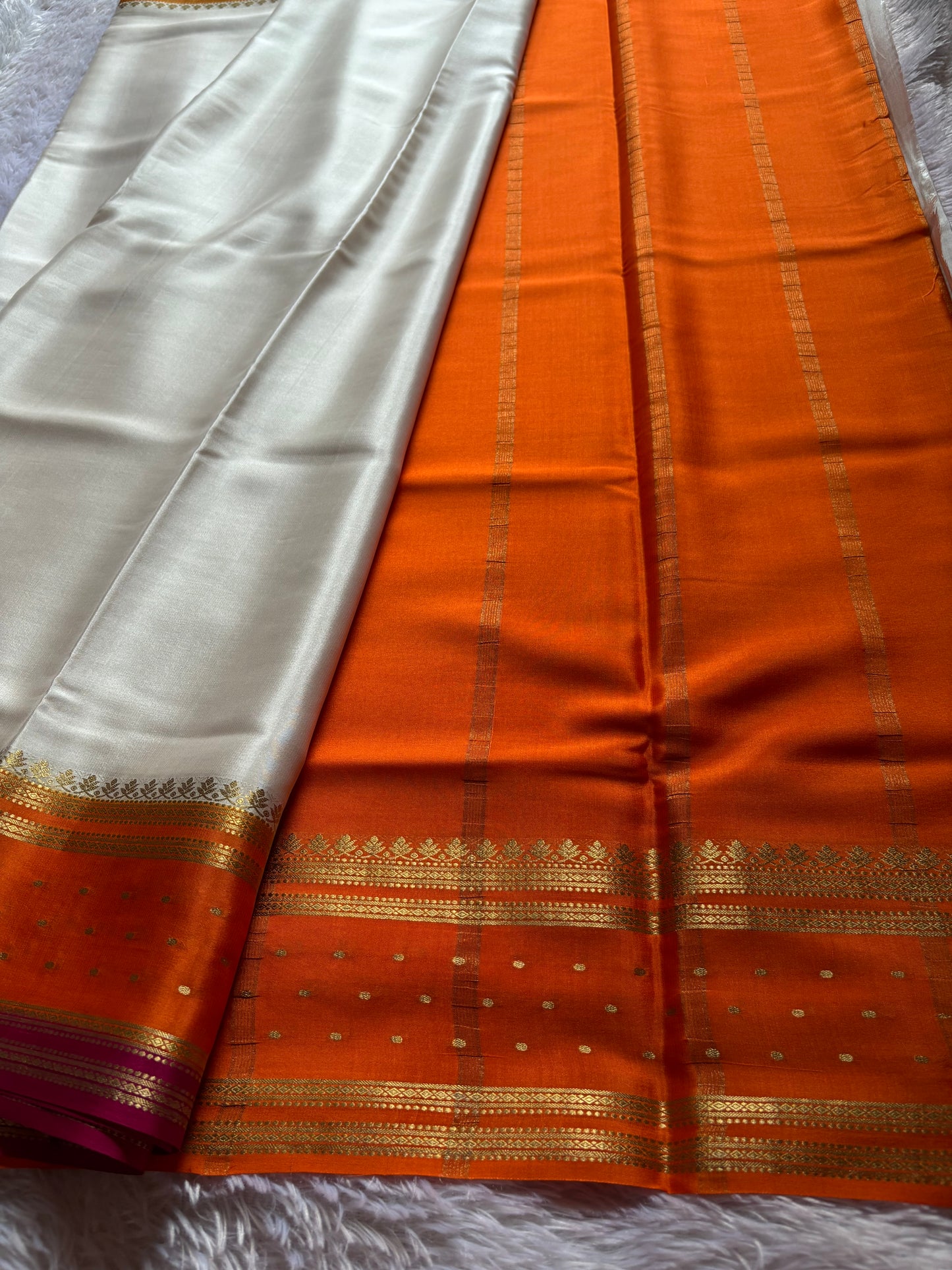 Drishti (3D) : Off white-orange-pink