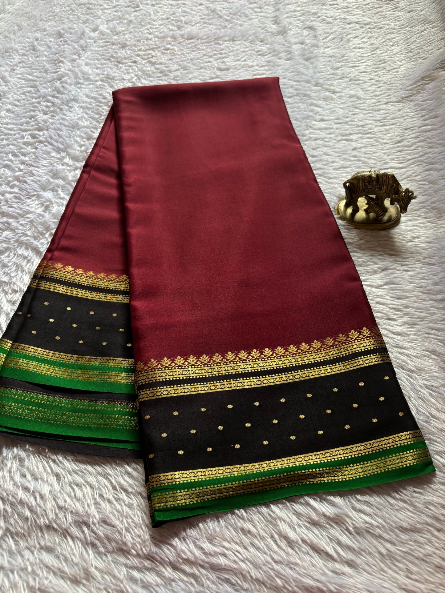 Drishti (3D) : Maroon-black-green