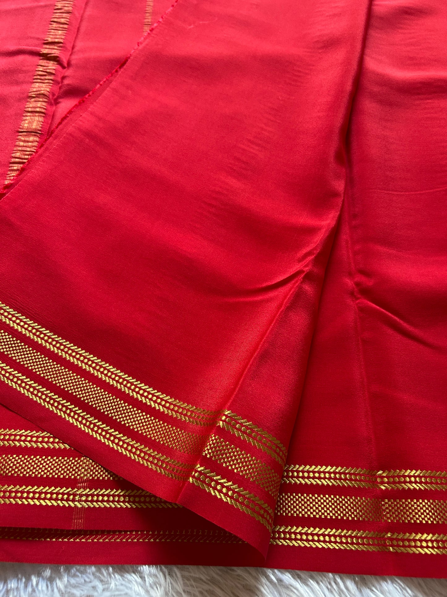 Unnathi : Solid Red