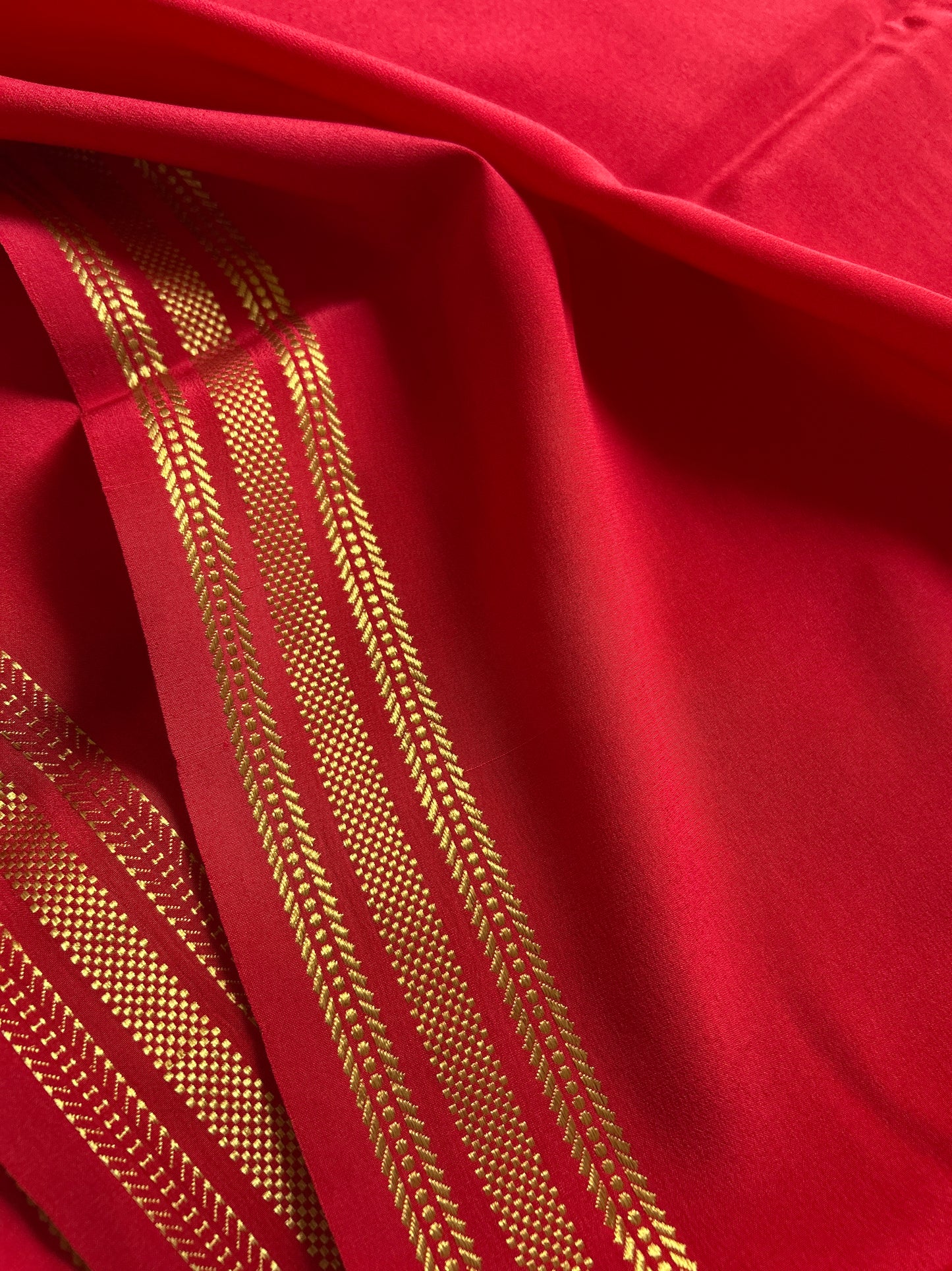 Unnathi : Solid Red
