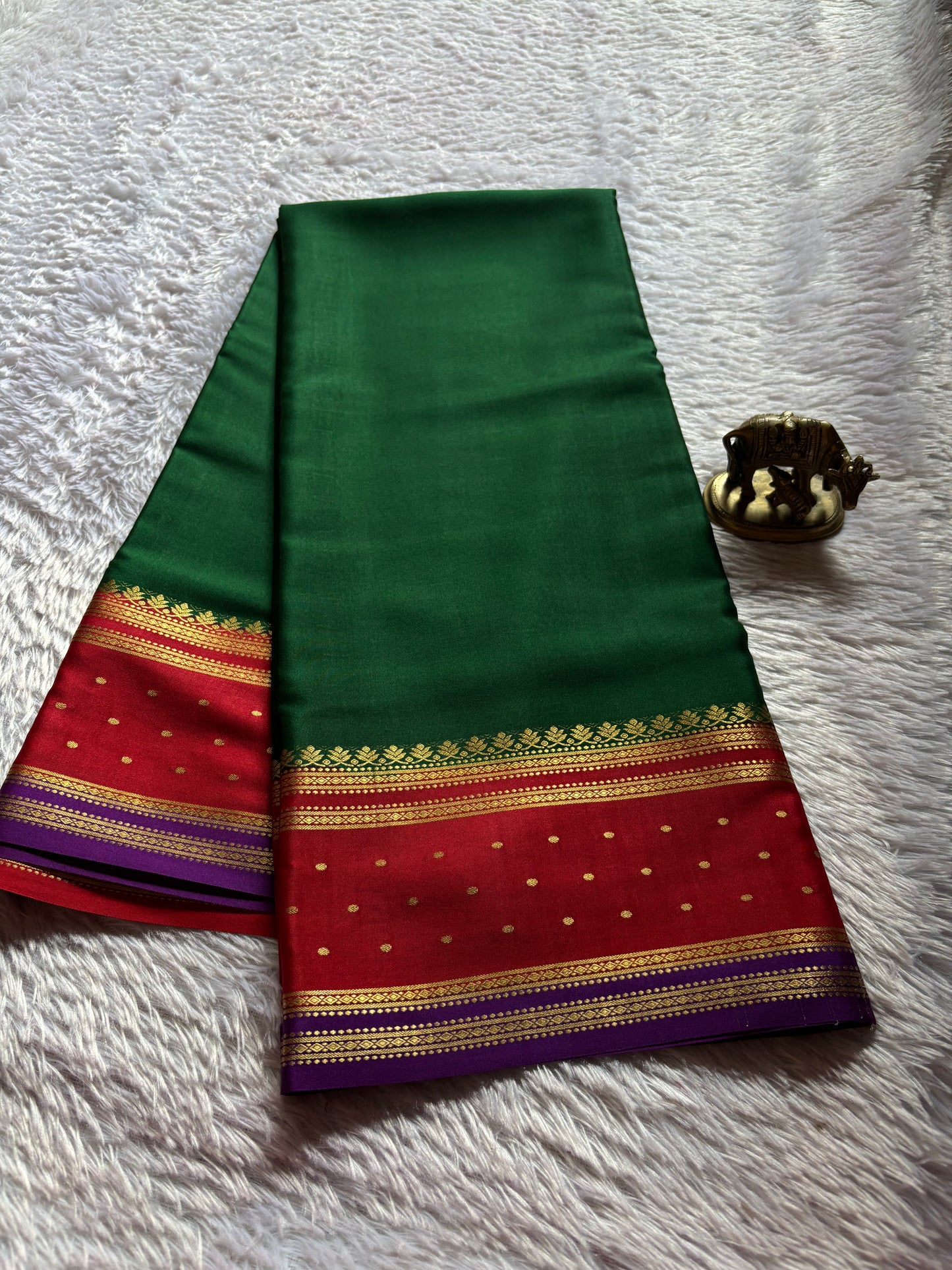 Drishti (3D) : Bottle green-red-purple