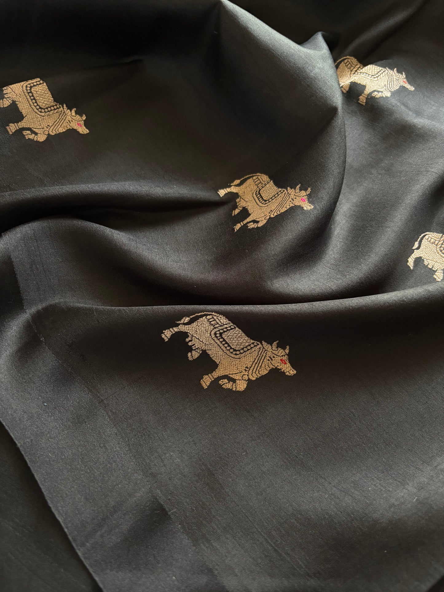 Anupama : Solid Black