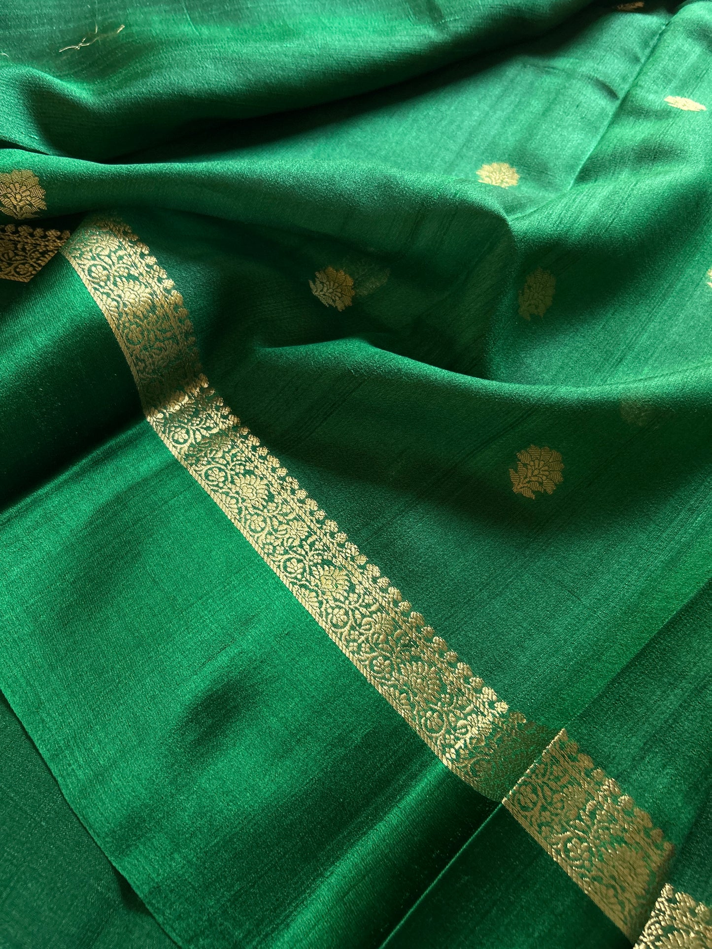 Sapna : Solid Bottle green